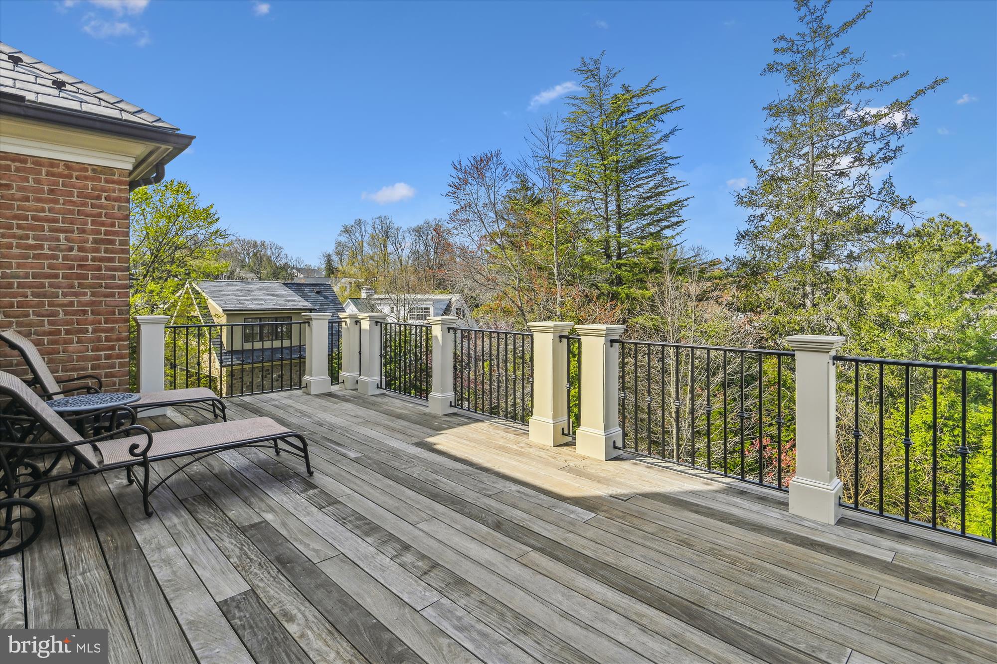 COUNTRY CLUB HILLS - Residential