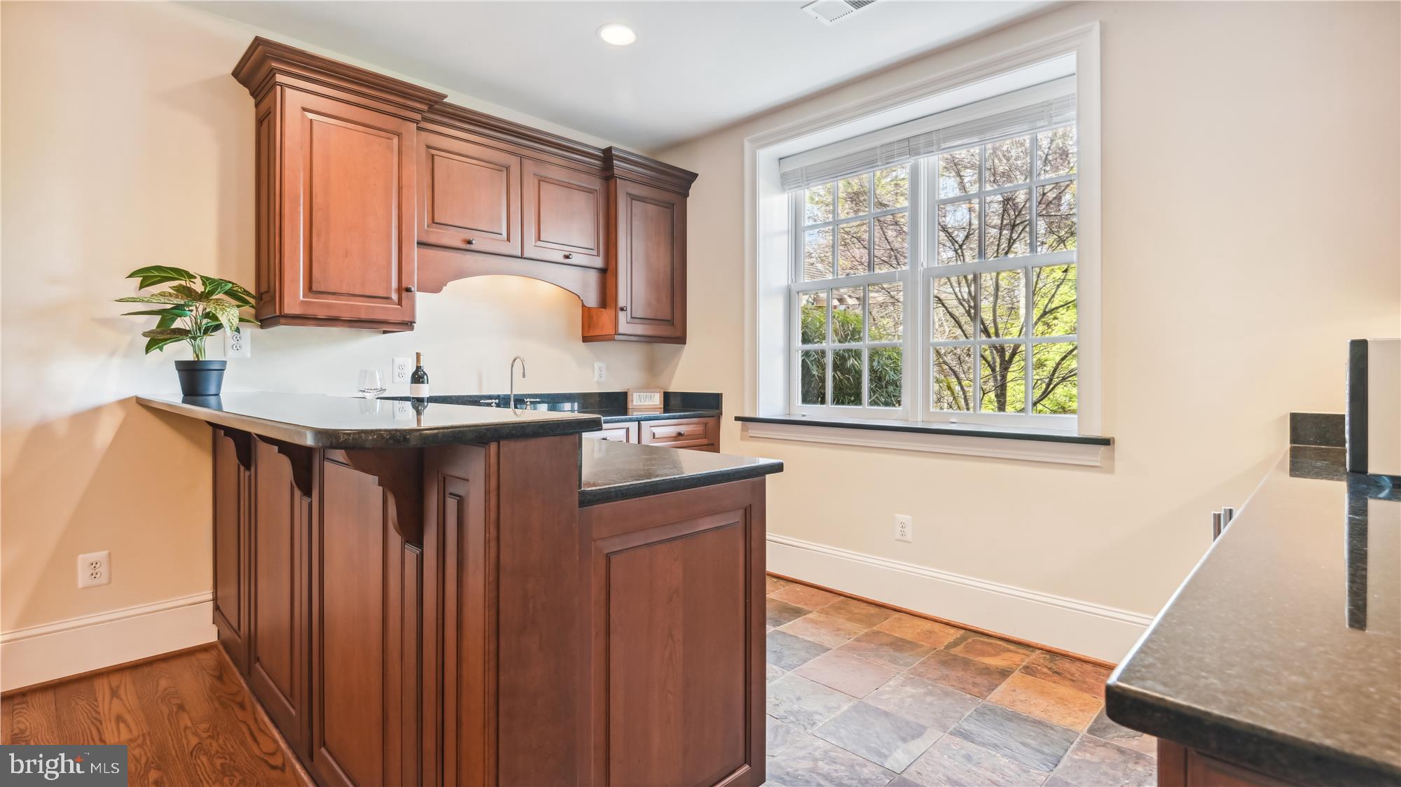 COUNTRY CLUB HILLS - Residential