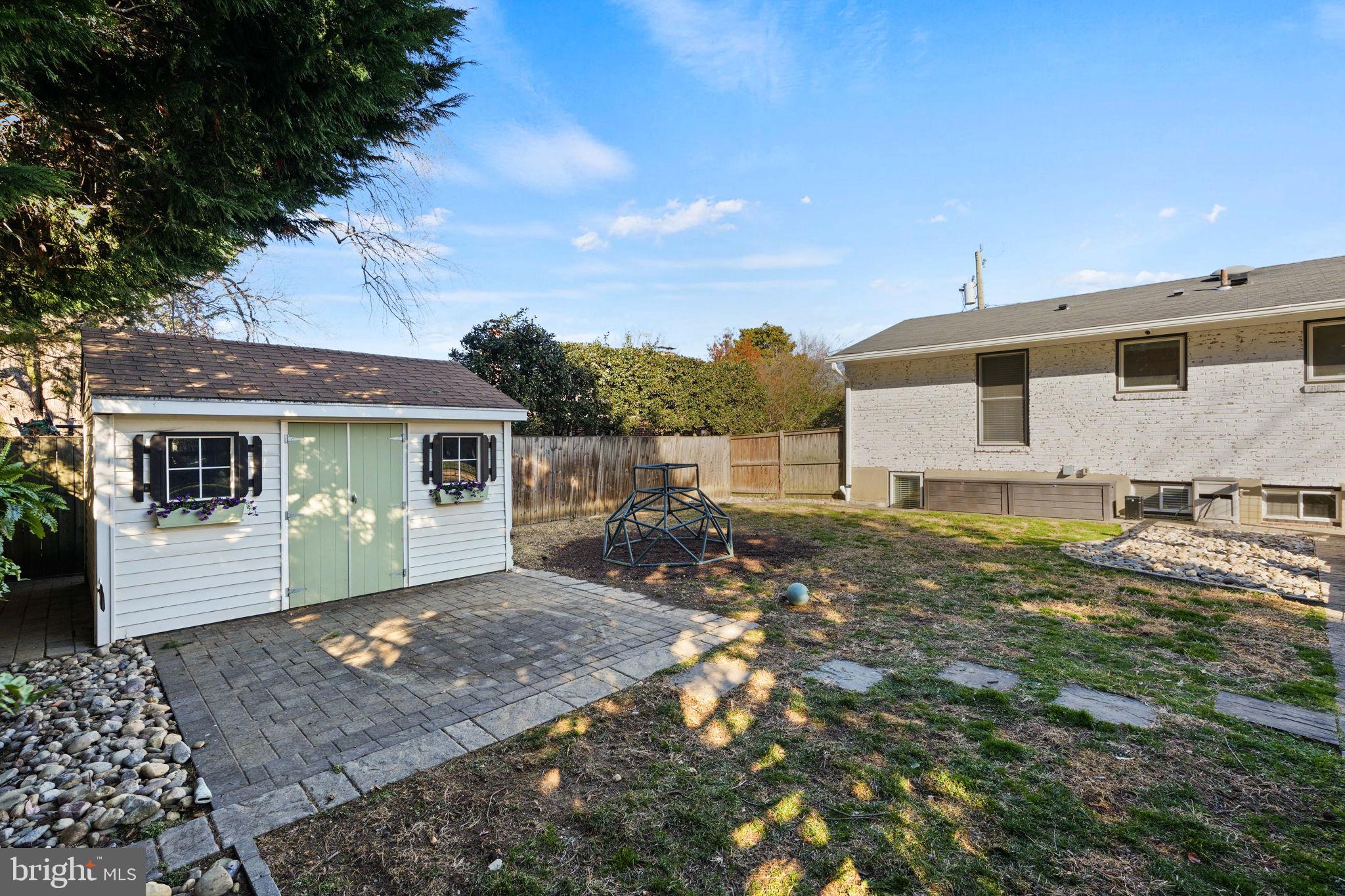 BRAD LEE HOMES - Residential