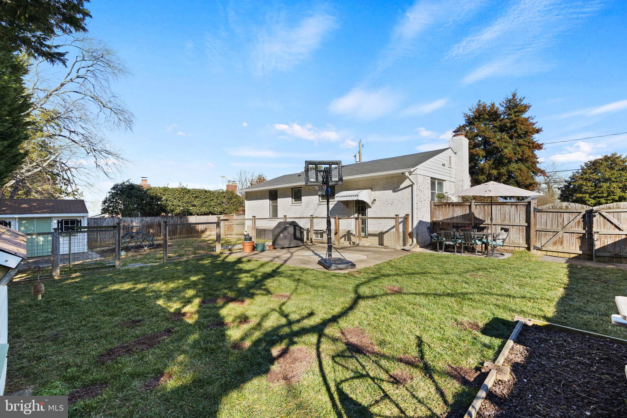 BRAD LEE HOMES - Residential