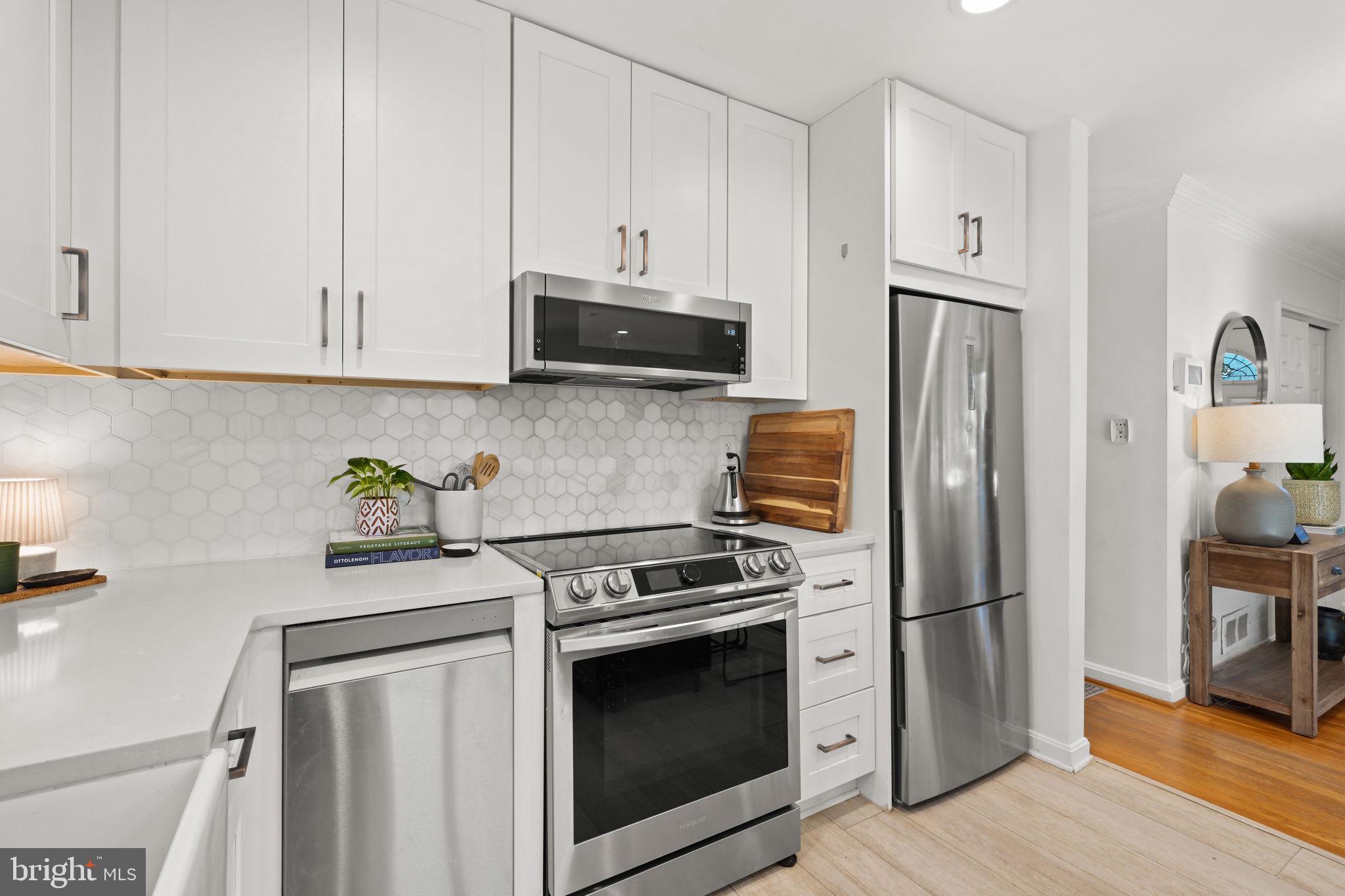 BRAD LEE HOMES - Residential