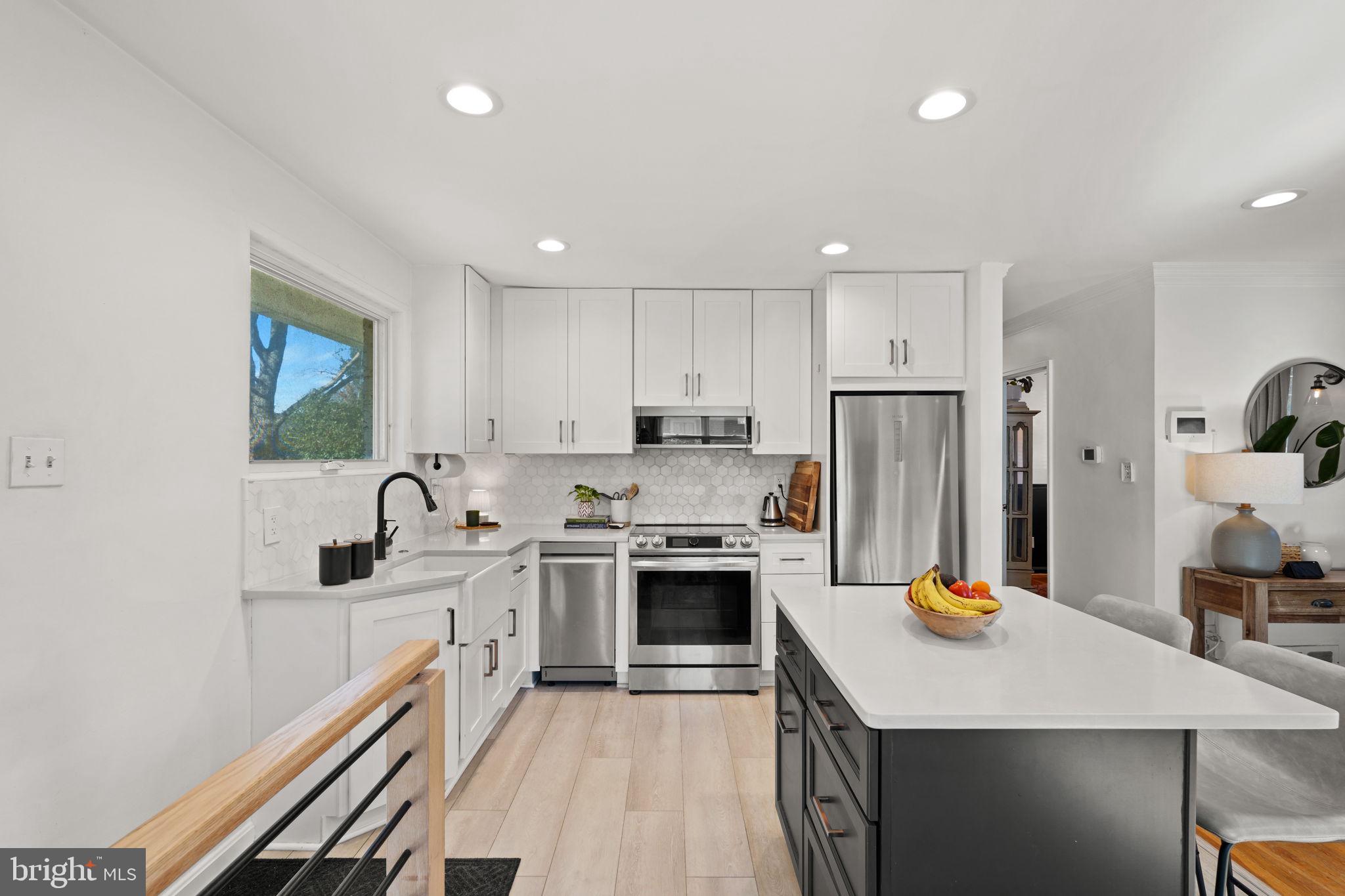 2114 N EARLEY STREET