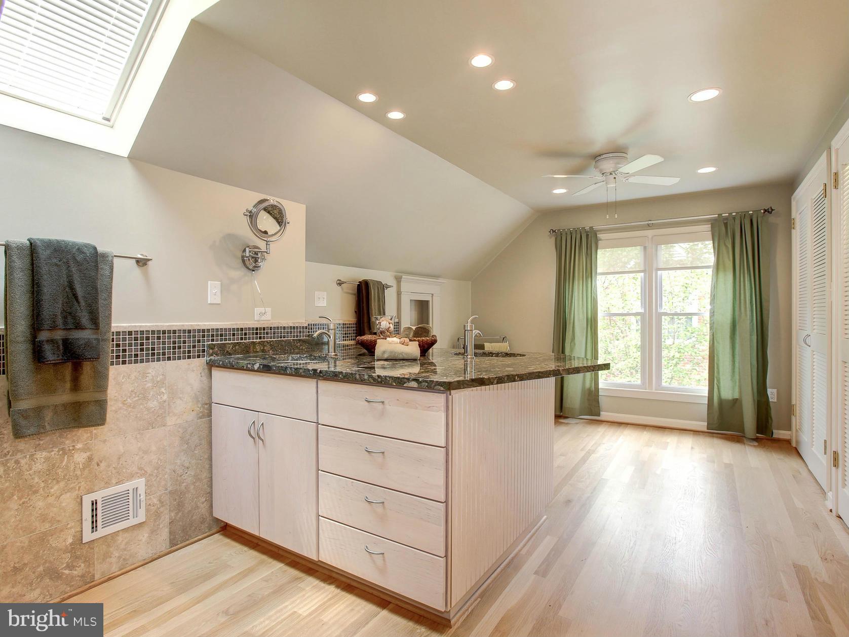 FALLS HILL - Residential