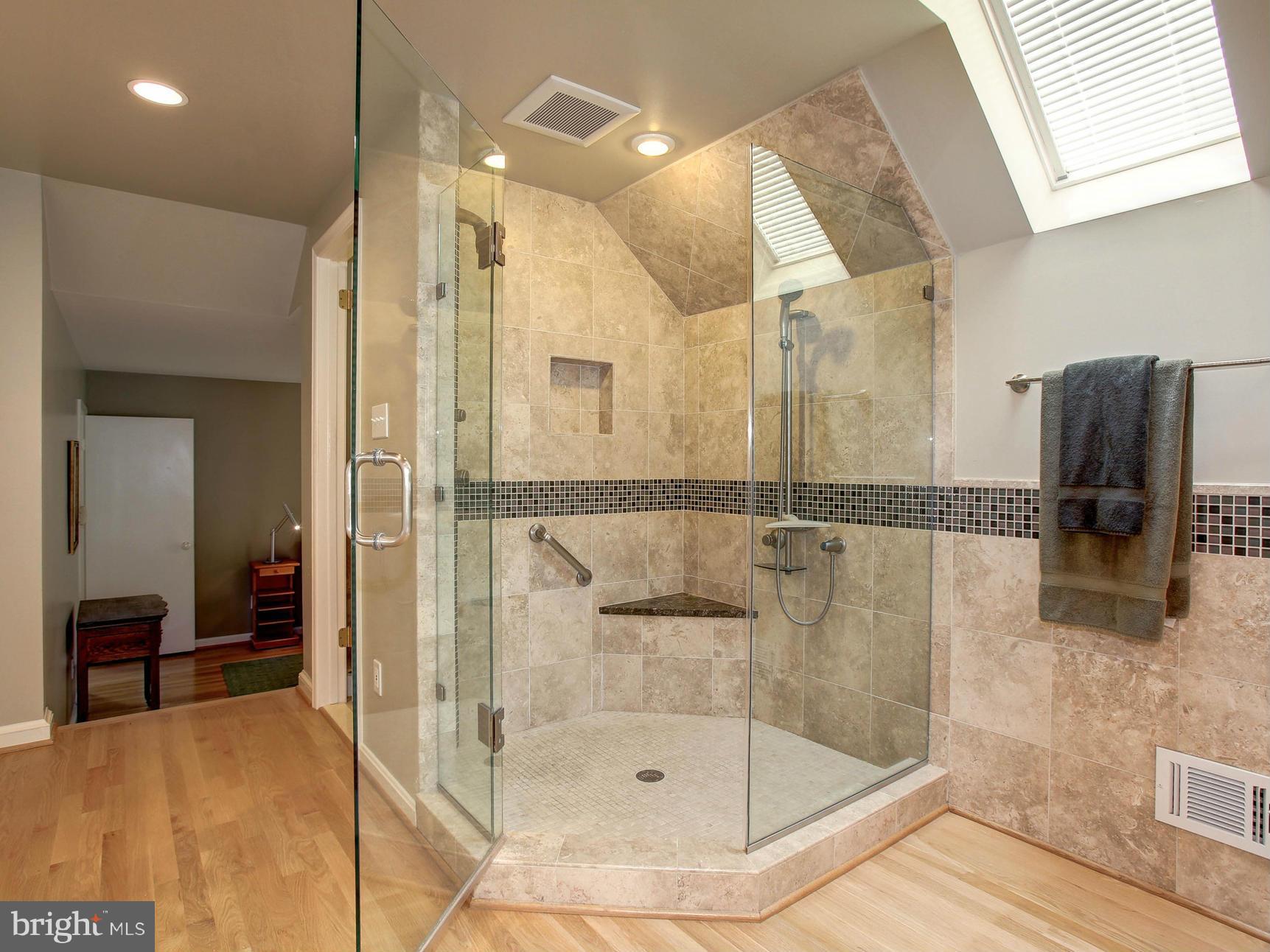 FALLS HILL - Residential