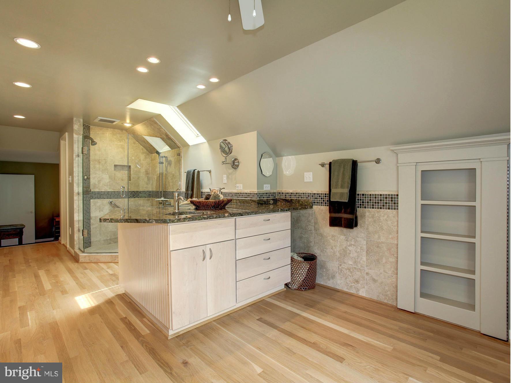 FALLS HILL - Residential