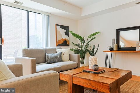 130 SPRUCE STREET 32A PHILADELPHIA PA 19106