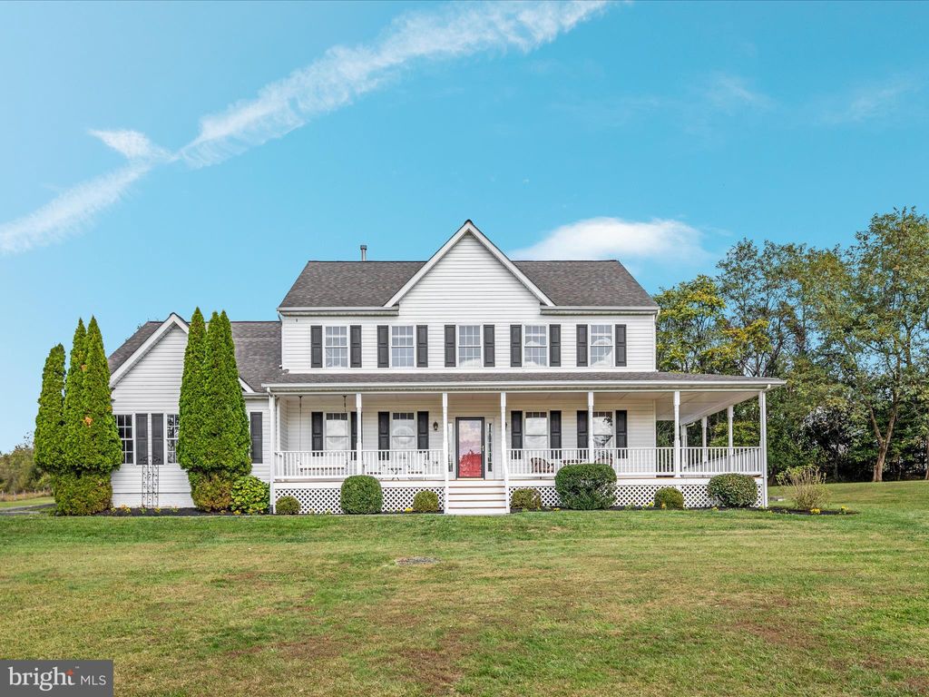 Photo of 40462 Lovettsville Road, LOVETTSVILLE, VA 20180 (MLS # VALO2108908)
