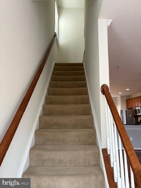 15718 JOHN DISKIN CIRCLE