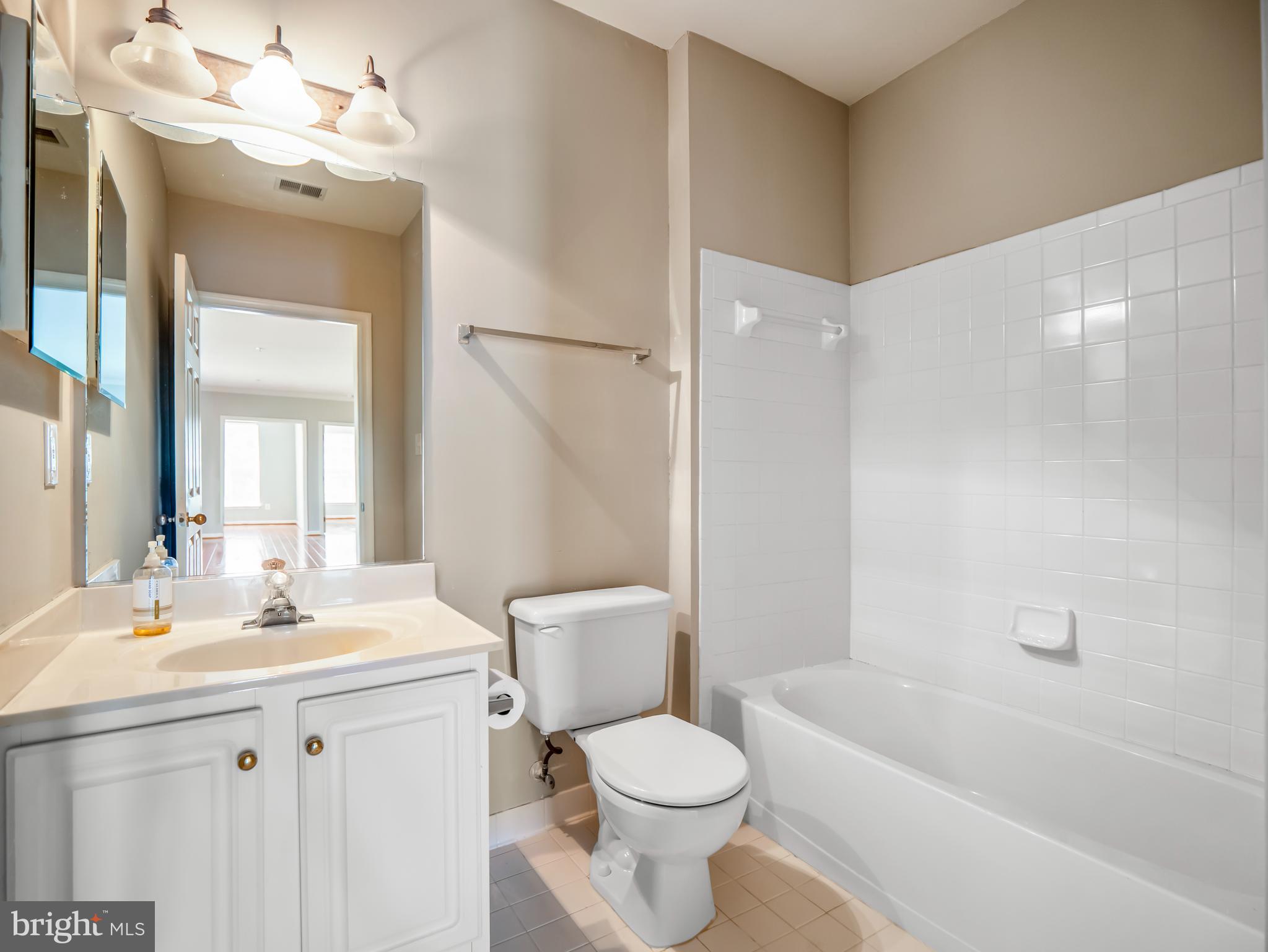 LAKESIDE AT SOUTH RIDING - Residential