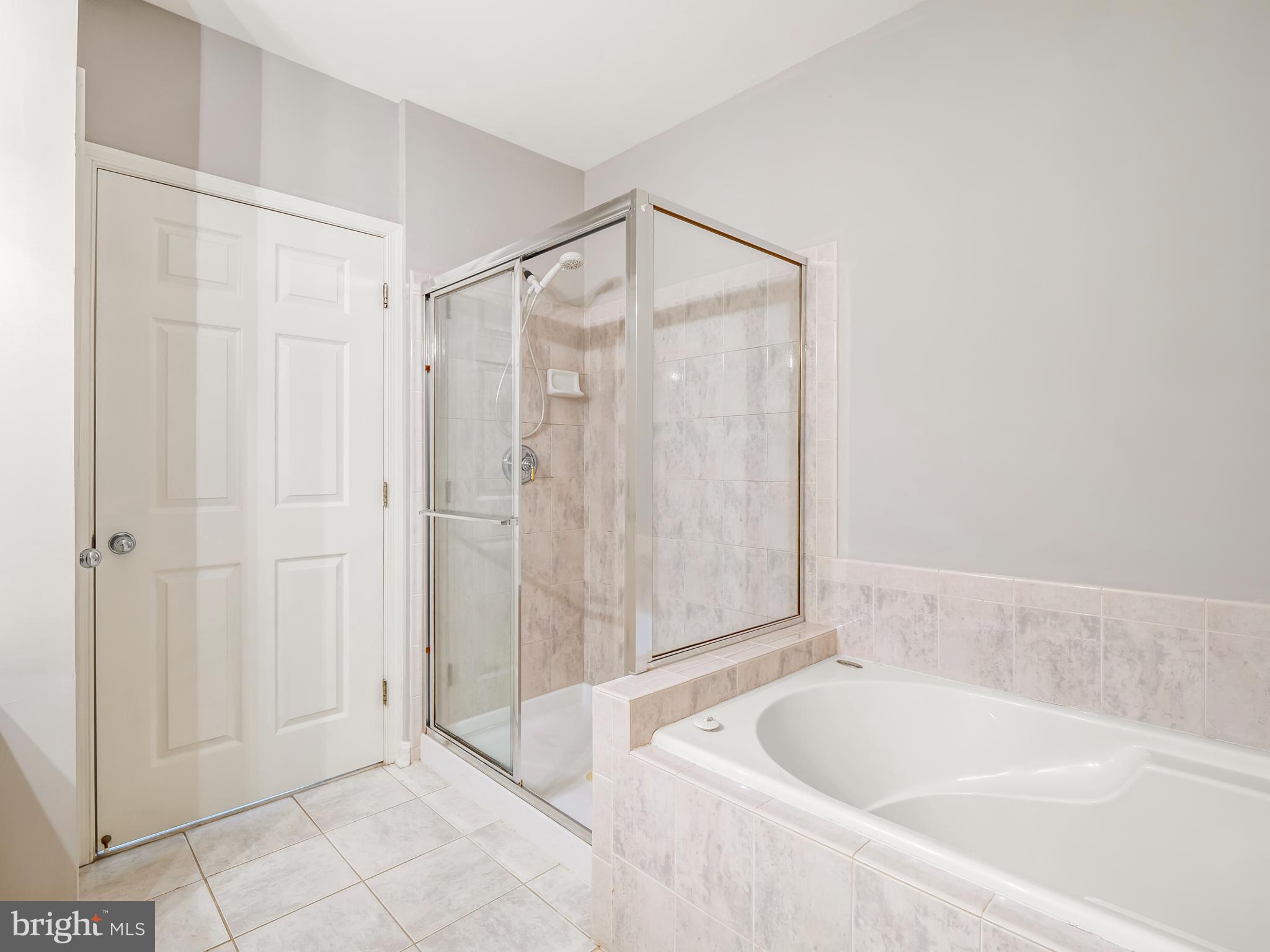 LAKESIDE AT SOUTH RIDING - Residential