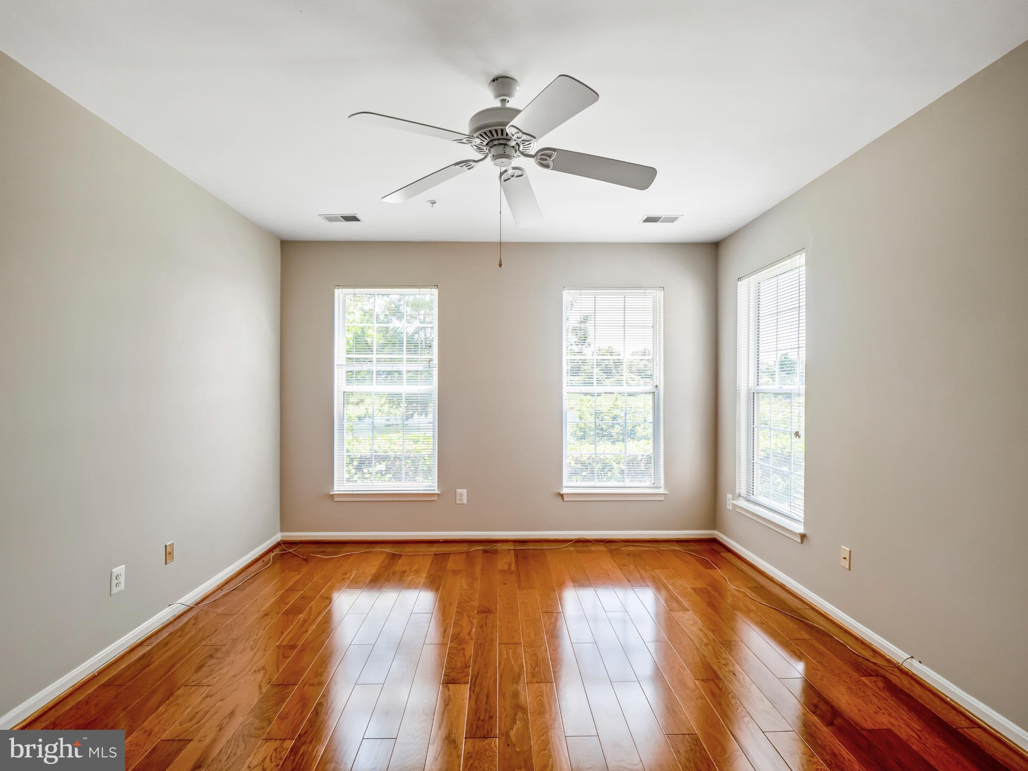 LAKESIDE AT SOUTH RIDING - Residential