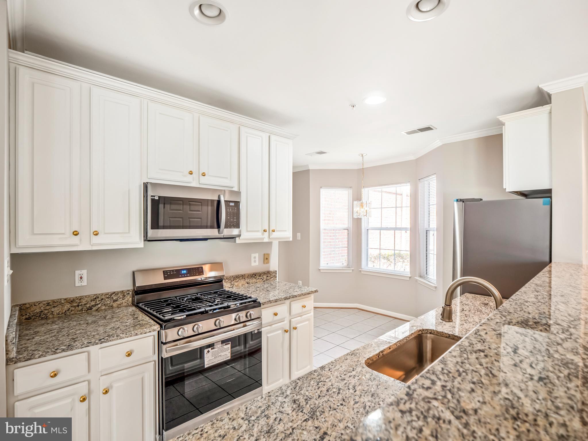 LAKESIDE AT SOUTH RIDING - Residential