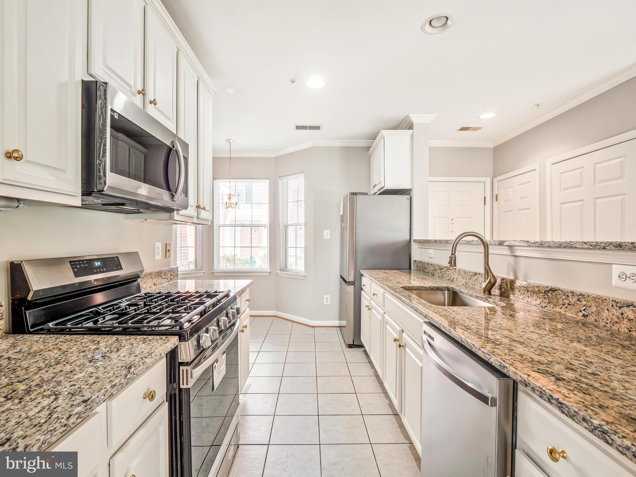 LAKESIDE AT SOUTH RIDING - Residential