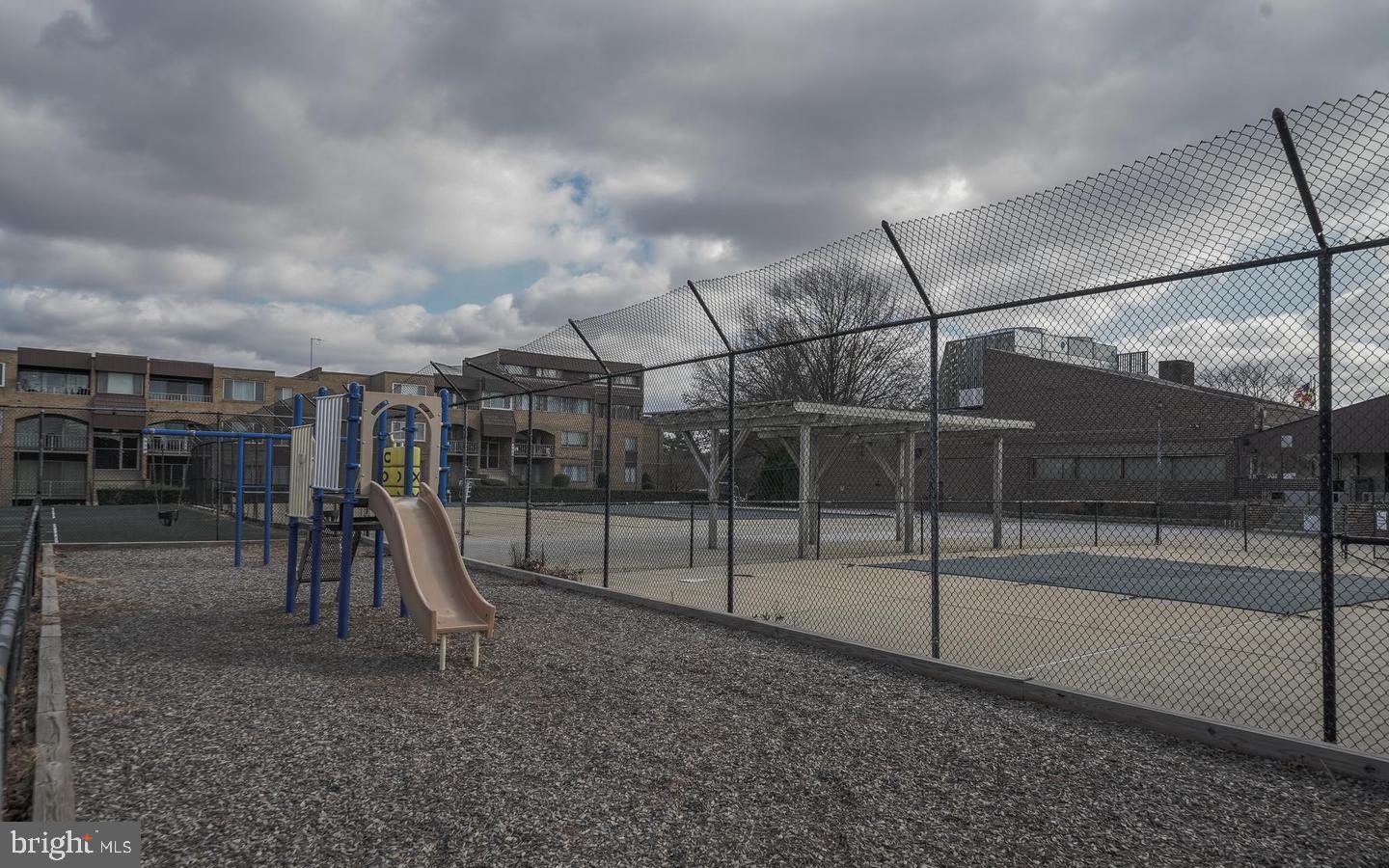 VILLA RIDGE CONDOMINIUM - Residential