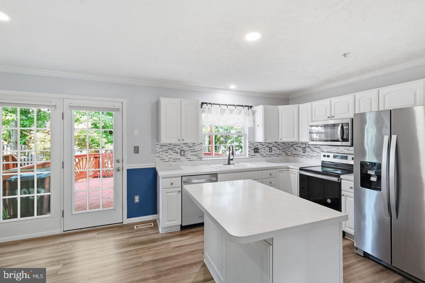 1037 CHESTNUT COVE DRIVE