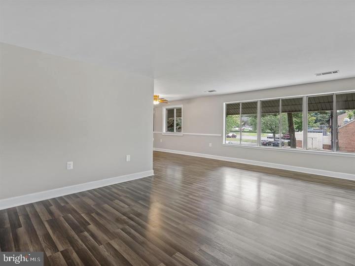 Top floor unit with nice views, large 1200 square foot unit with many closets for storage 2 remodeled baths and 2 Spacious bedrooms. New HVAC system Low condo fee of $584 includes all utilities.
Newer floors and appliances.