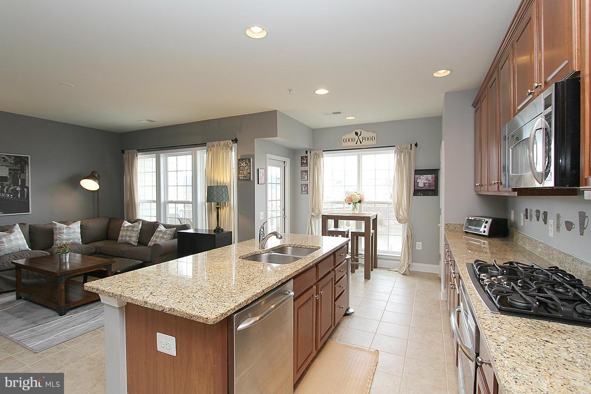 POTOMAC CLUB - Residential