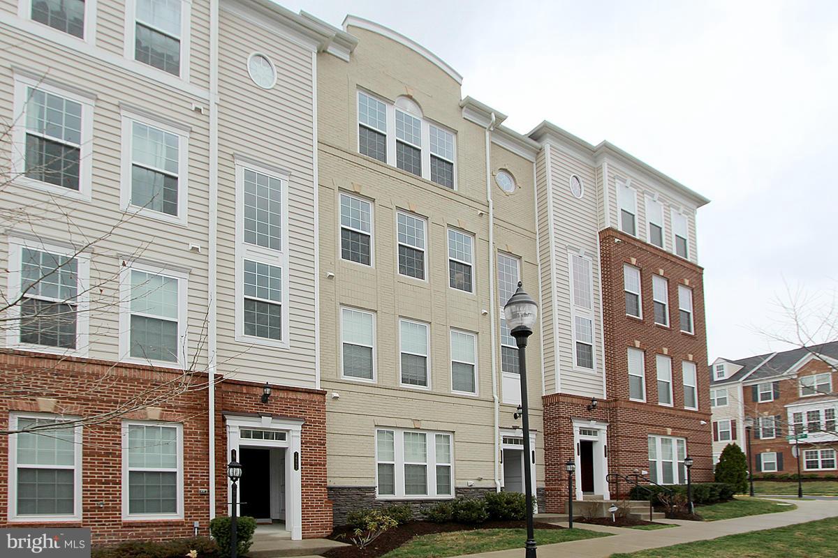 POTOMAC CLUB - Residential