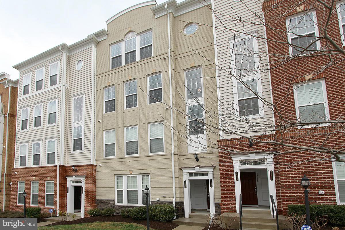 POTOMAC CLUB - Residential