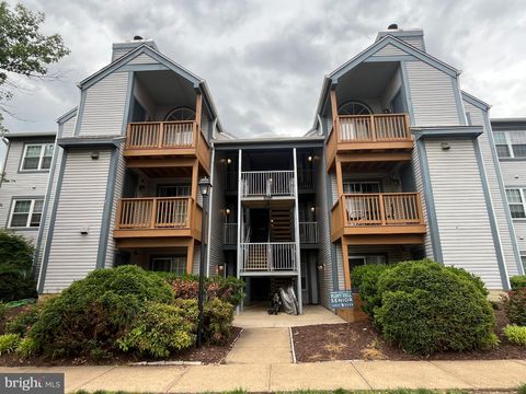 Photo of 6923 Victoria Drive #B, ALEXANDRIA, VA 22310 (MLS # VAFX2312366)