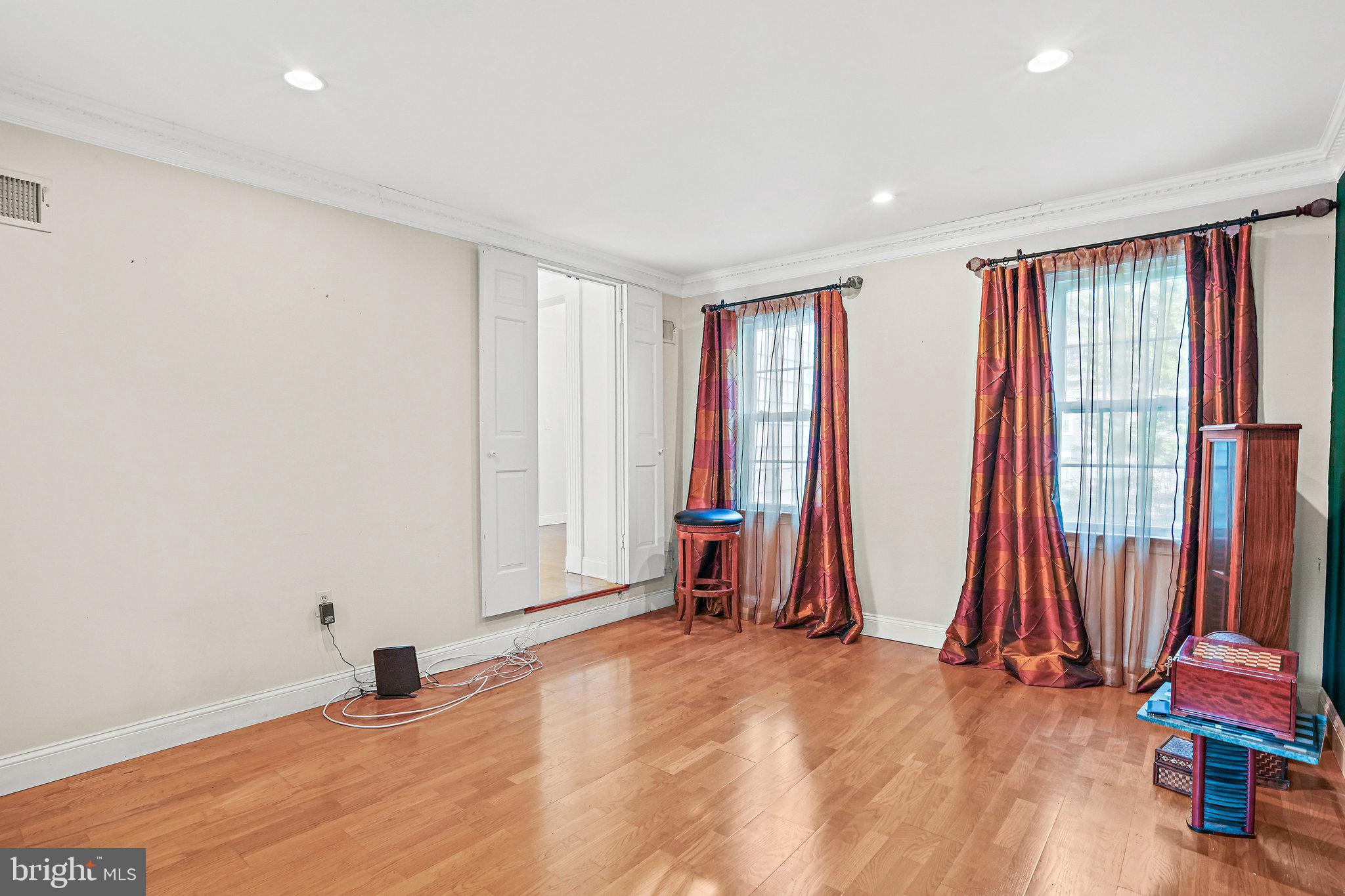 NORBECK ESTATES - Residential