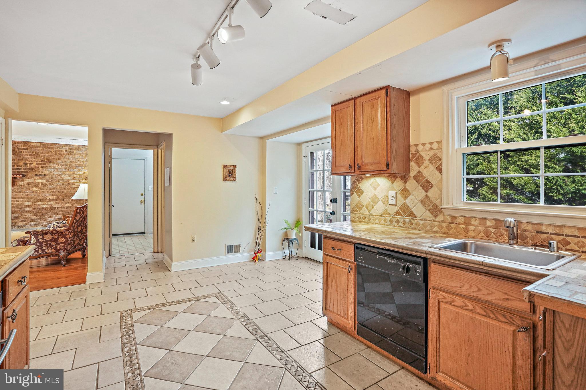 NORBECK ESTATES - Residential