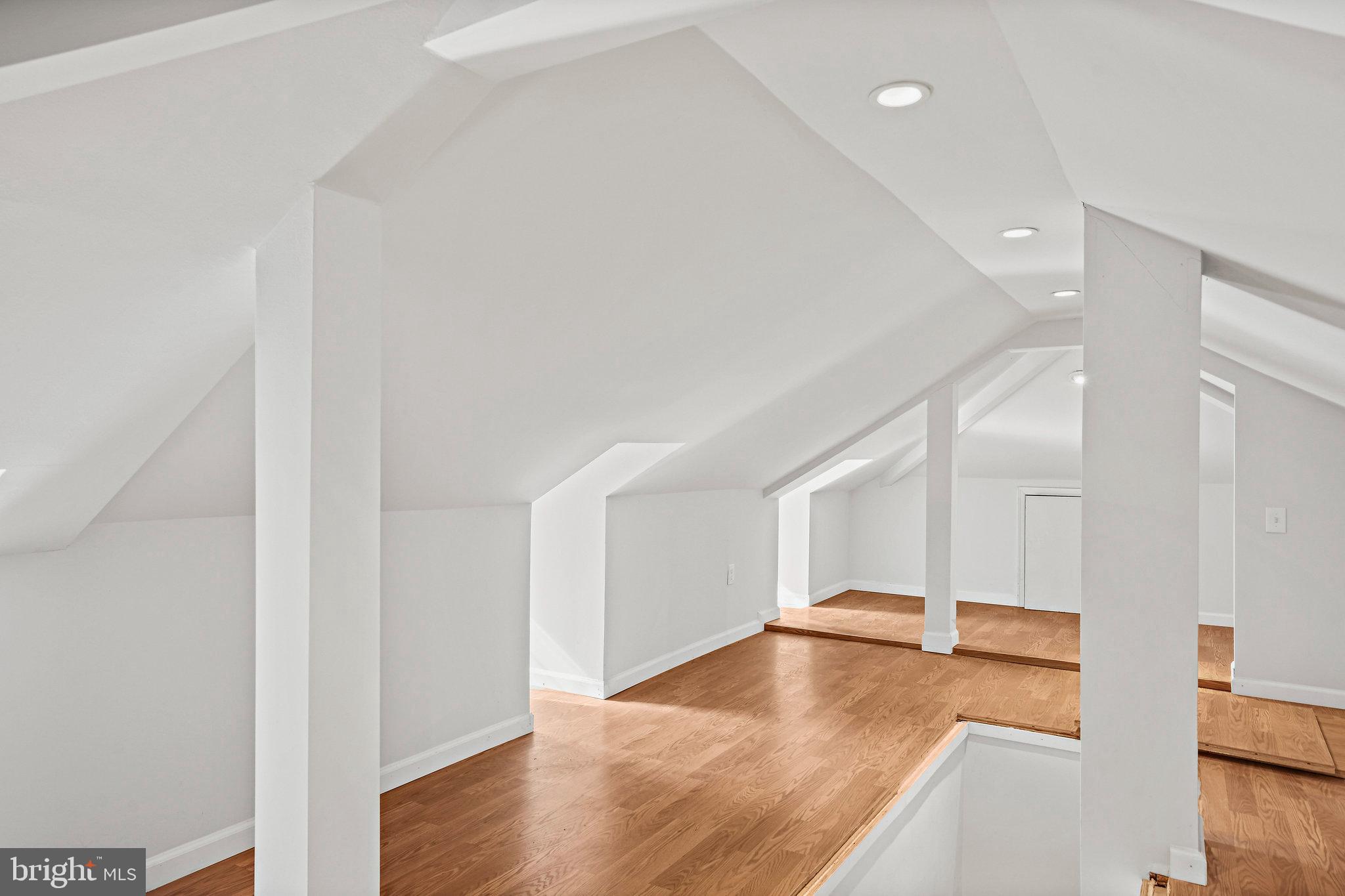 NORBECK ESTATES - Residential