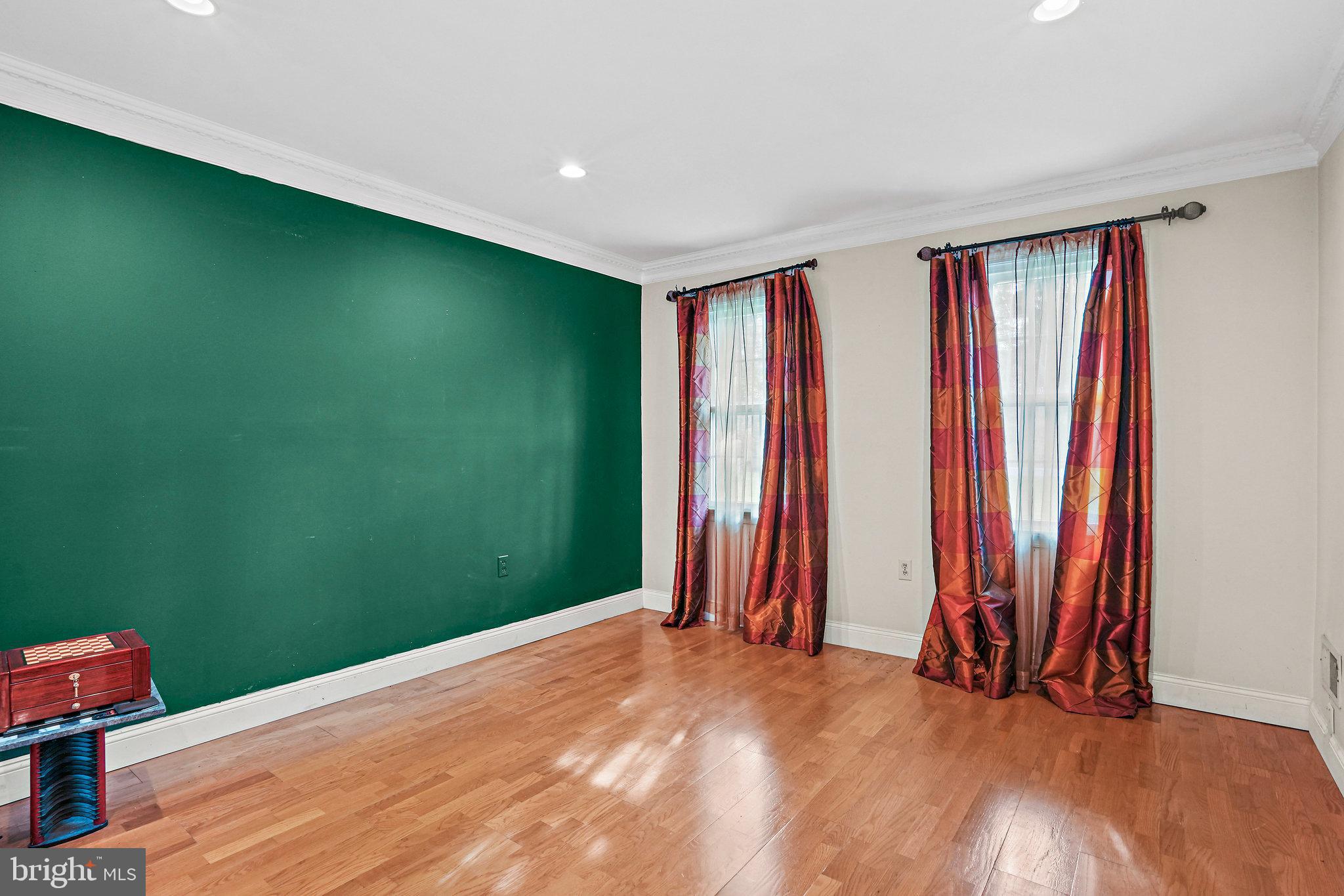 NORBECK ESTATES - Residential