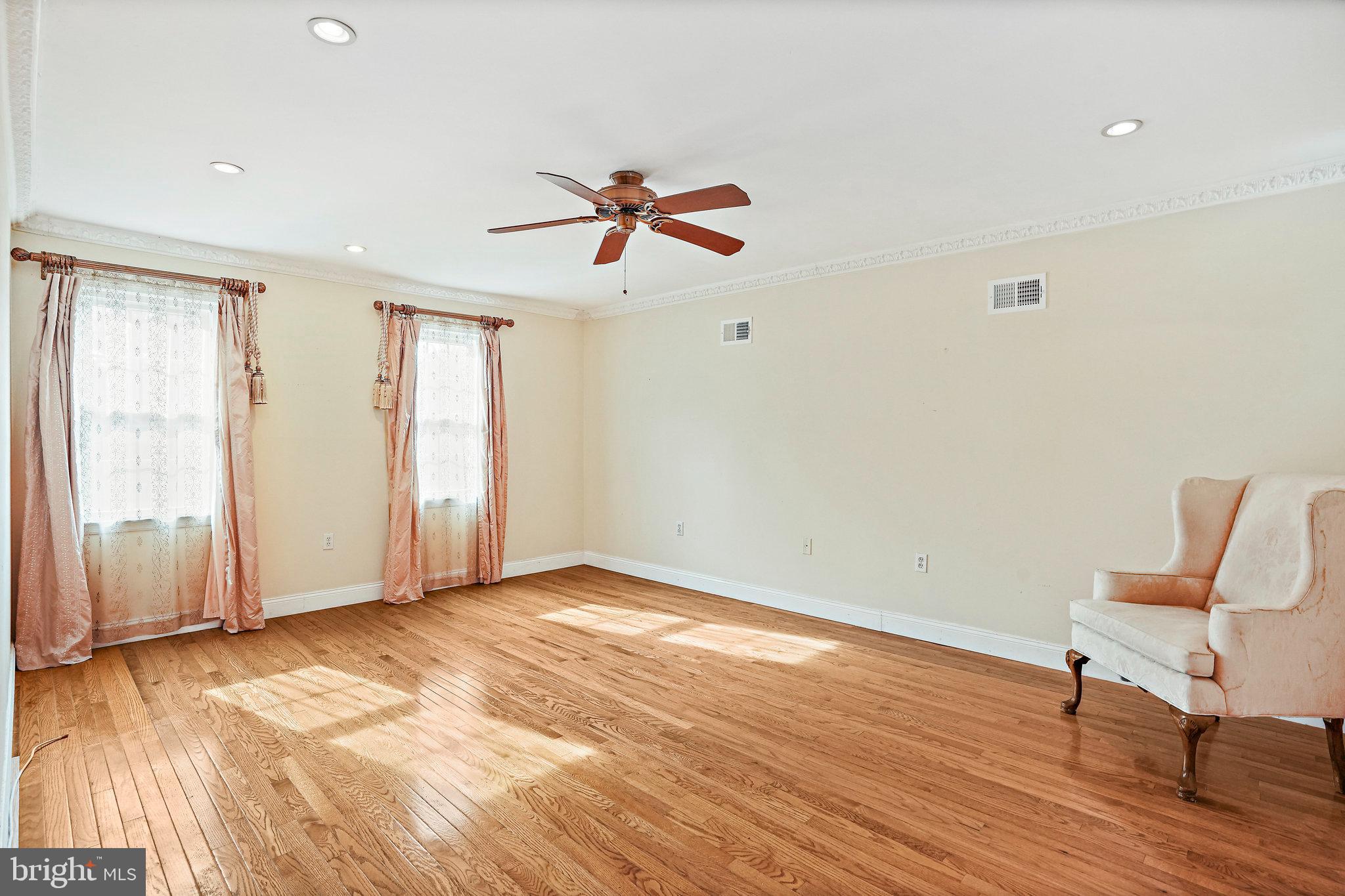 NORBECK ESTATES - Residential