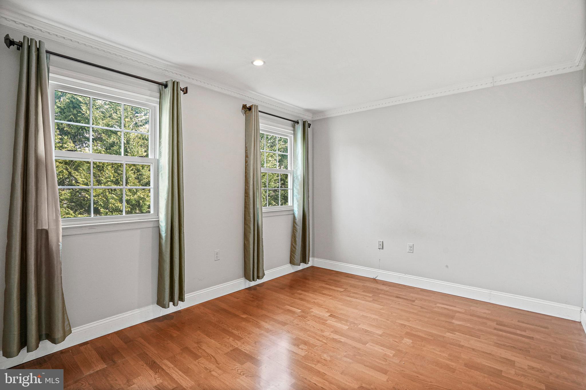 NORBECK ESTATES - Residential