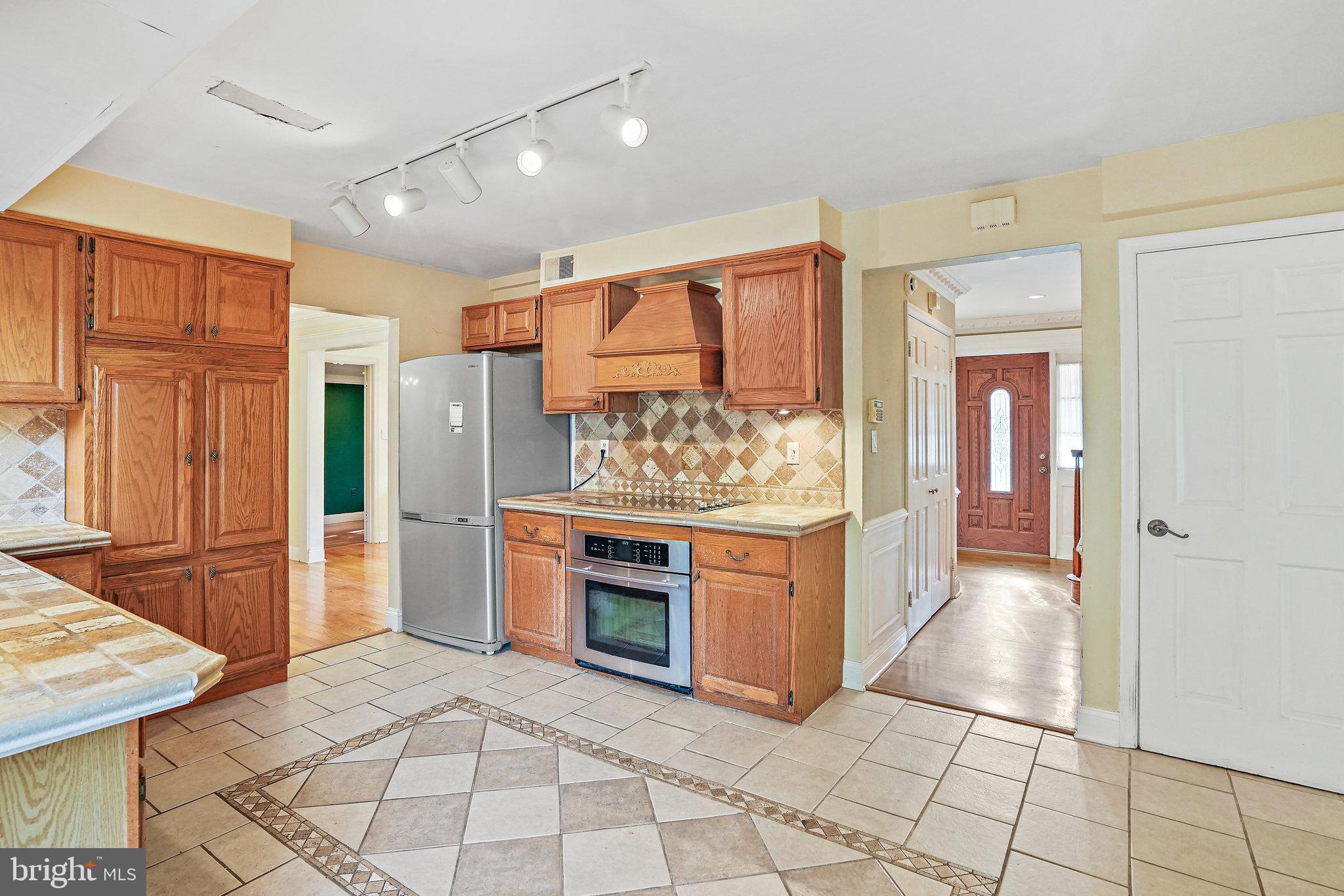 NORBECK ESTATES - Residential