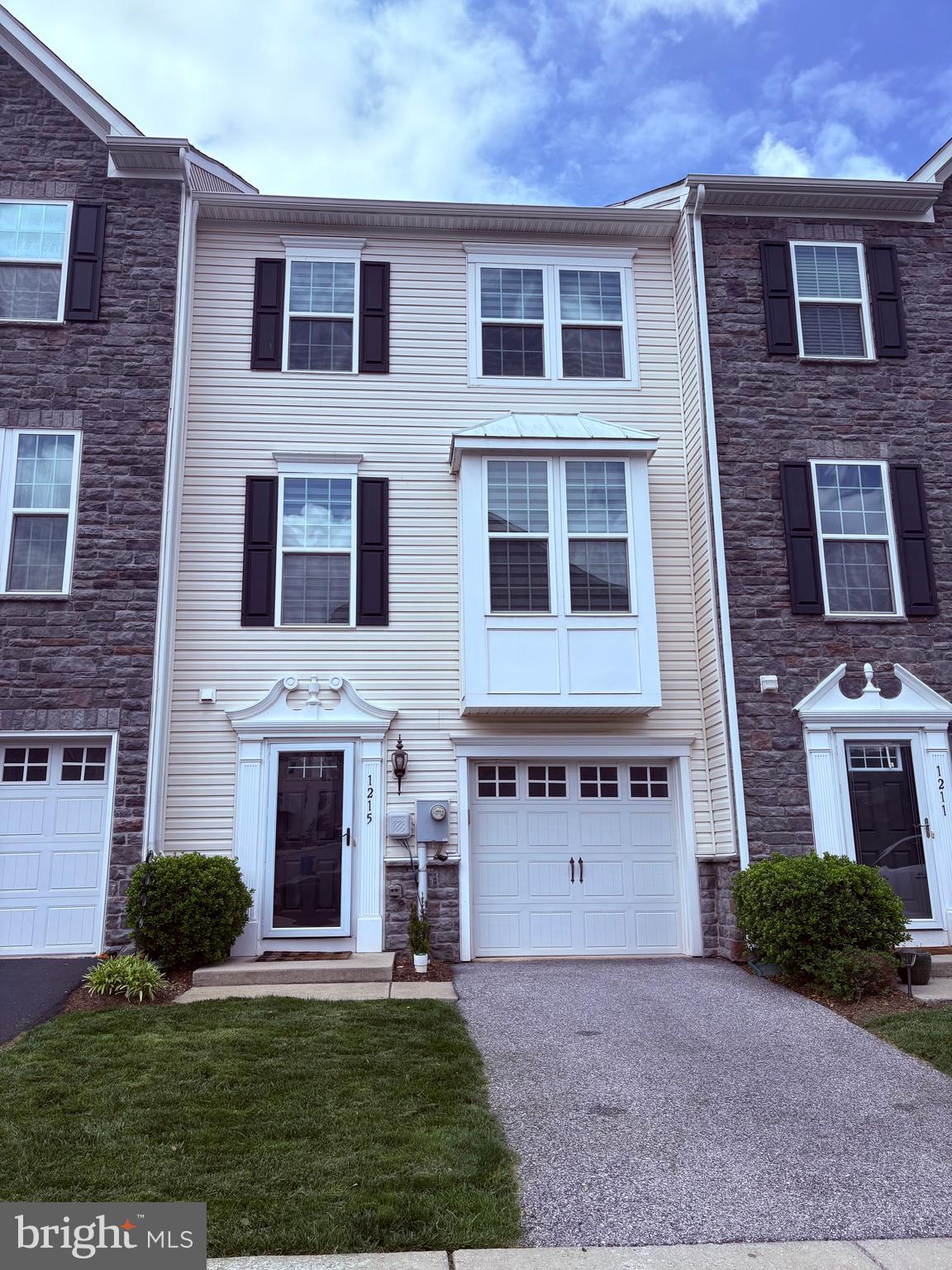 Gated Community,Maintenance Free Living
Walkable to York Country Day School, close to York College, Wellspan York Hospital
York Suburban SD, Ryan Homes, 1 Car Garage, Deck, Rec Room, 2nd Floor Laundry
Welcome to this 2-bedroom 2.5 bath townhome in the desirable gated community of Regents Glen. This particular model is one of the largest in the neighborhood. You enter the lower level, where you find a huge rec room with sliders to the rear patio. The main level is open concept with all upgrades including granite countertops, breakfast bar with island and pantry, stainless steel appliances and an additional nook in kitchen and living room. The top level has a main bedroom with tray ceiling, crown molding and a master bath with tiled walk-in shower, dual sinks and spa tub. There is a 2nd bedroom with a walk-in closet and full bath in the hall. The laundry is on the top level. The views are outstanding from the maintenance-free deck off the kitchen, perfect for entertaining. HOA fees are included with the rent. Additional amenities , available with membership, include golf and grill, community pool and center, and Box Hill dining. It is in York Suburban School District and located near I83, York Hospital, and York College.