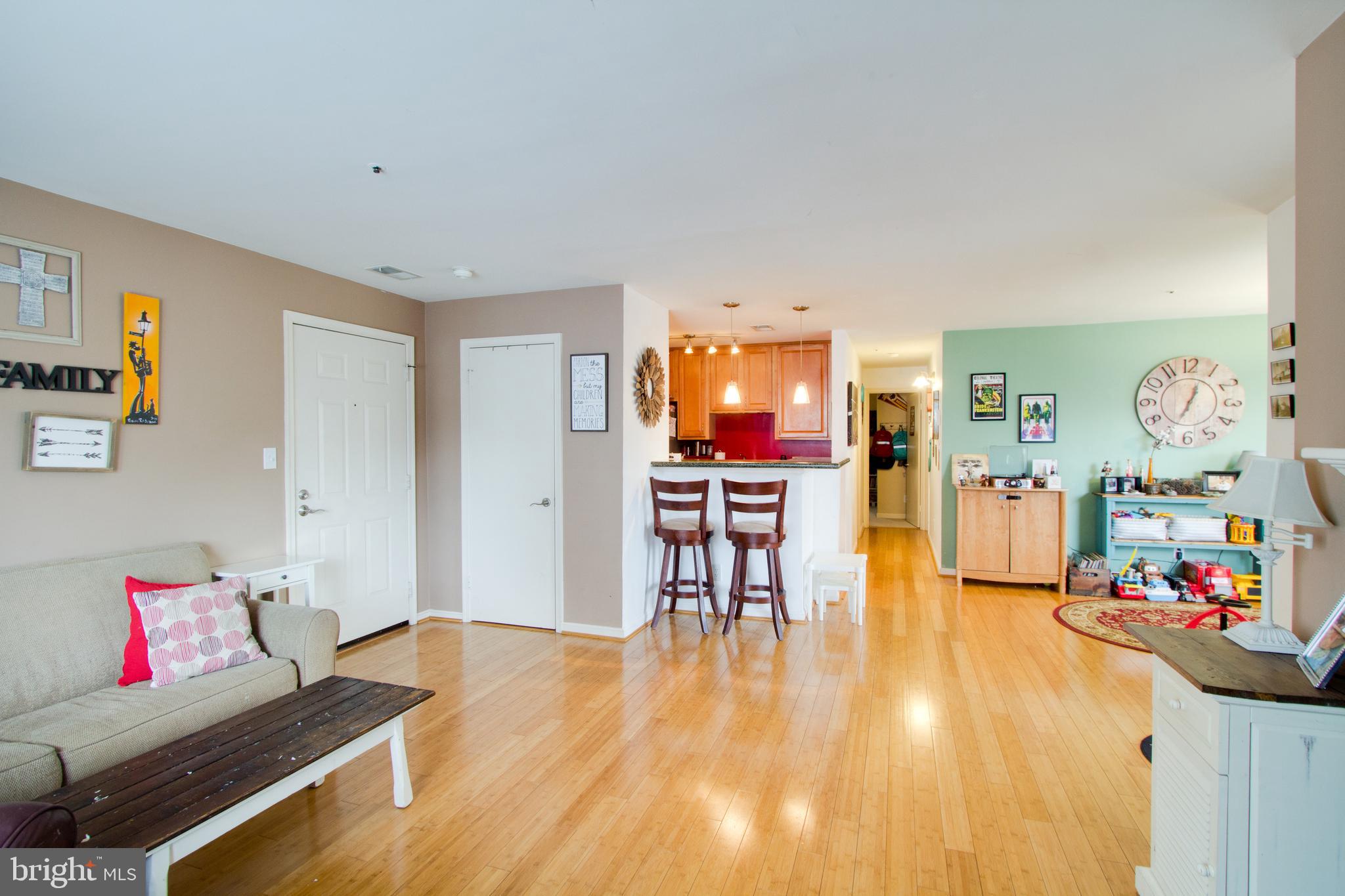 FOUR WINDS AT OAKTON - Residential Lease