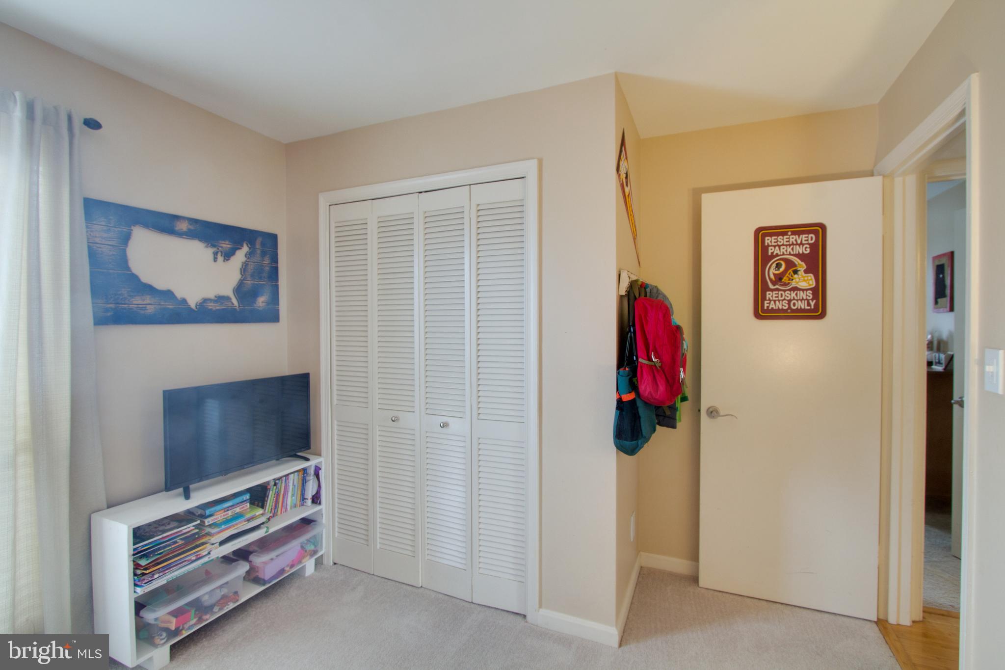 FOUR WINDS AT OAKTON - Residential Lease