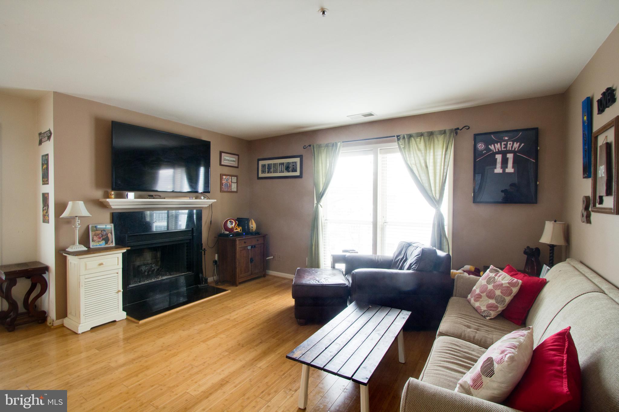 FOUR WINDS AT OAKTON - Residential Lease