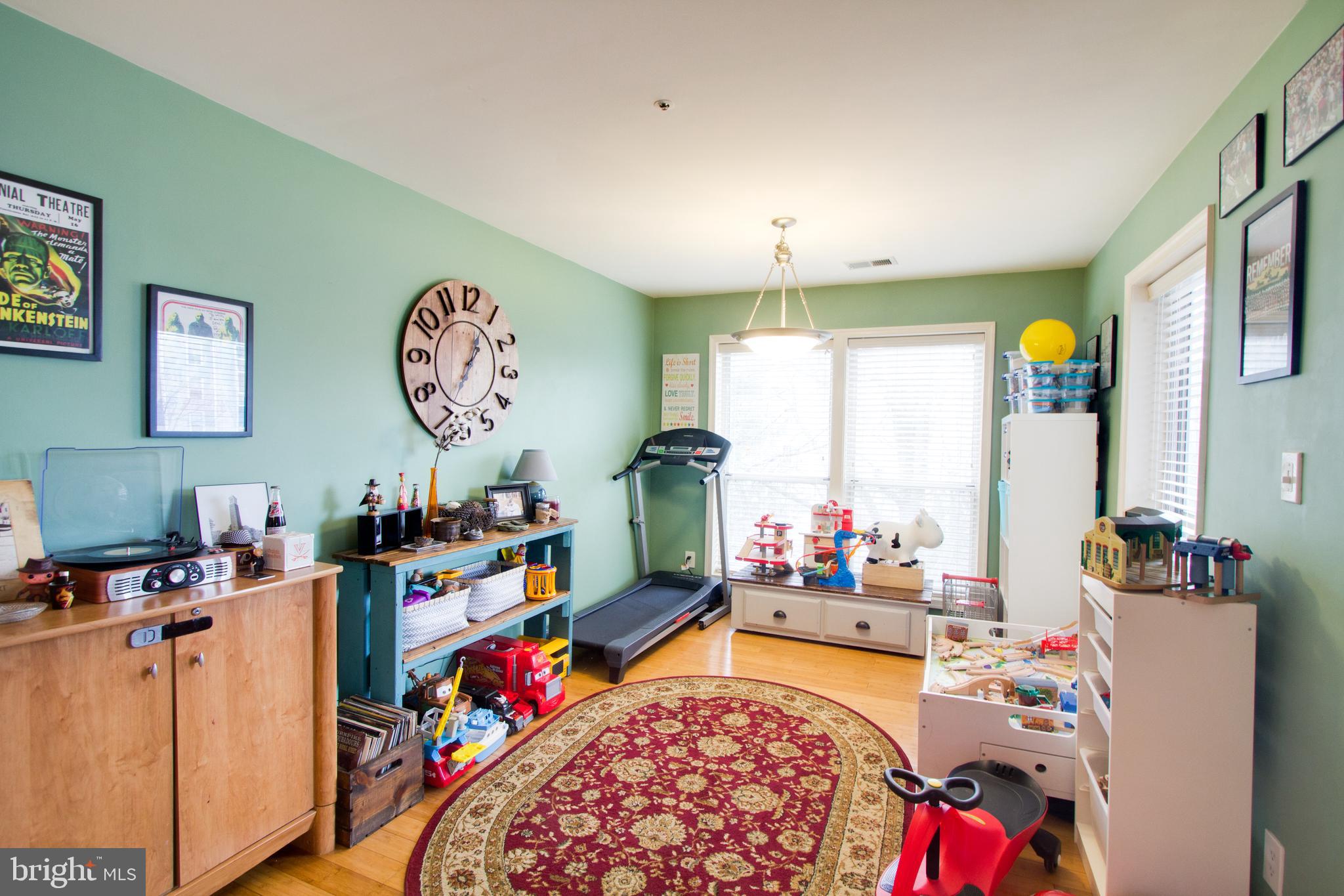 FOUR WINDS AT OAKTON - Residential Lease