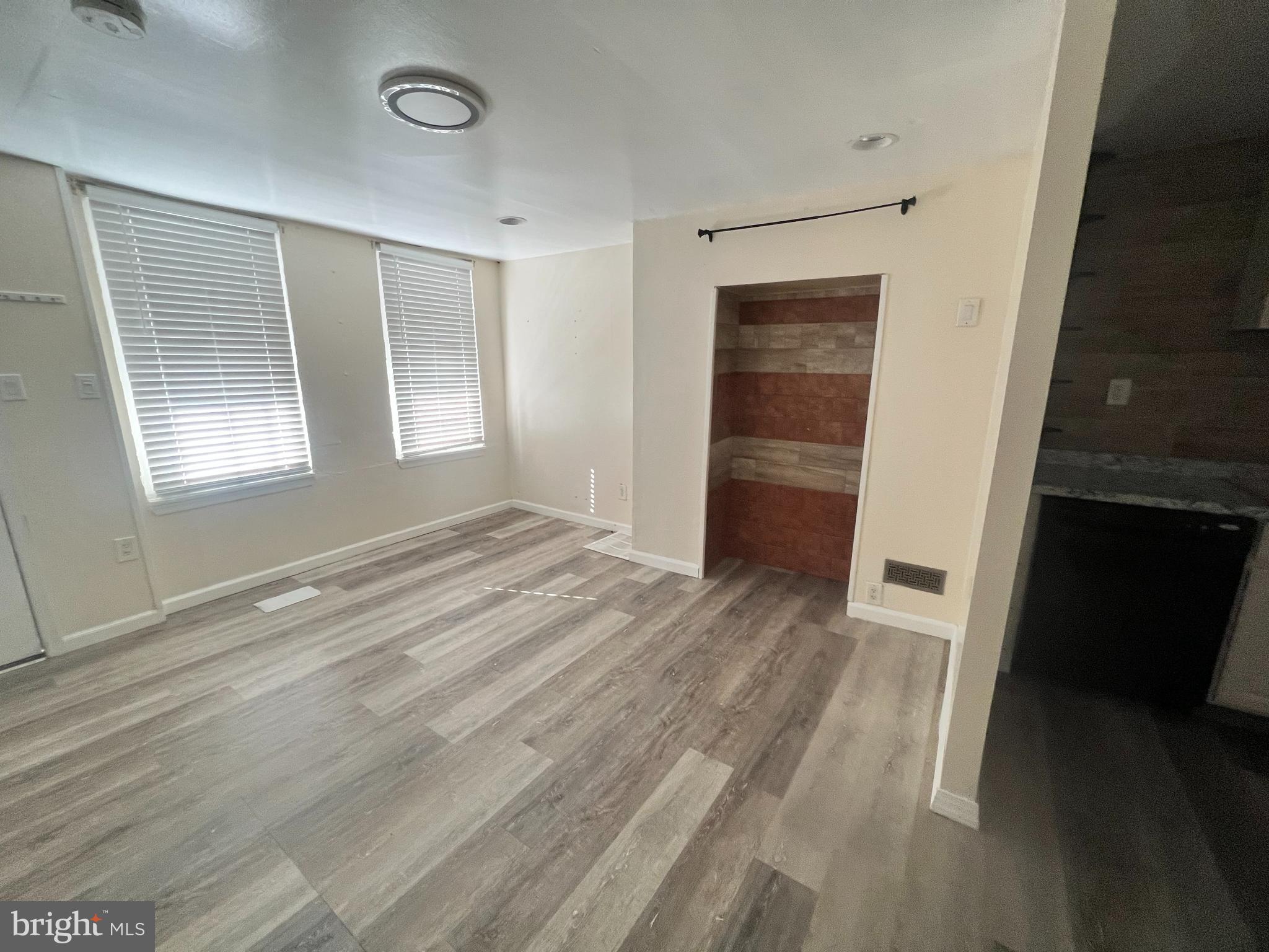 PHILADELPHIA (NORTH) - Residential Lease