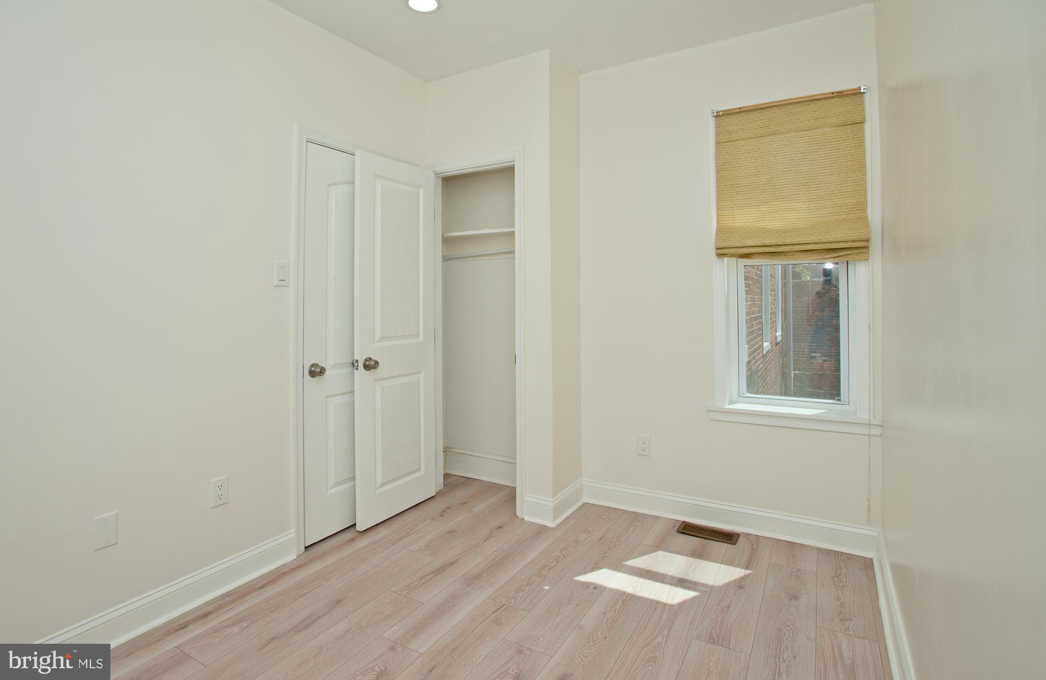 WALNUT HILL - Residential