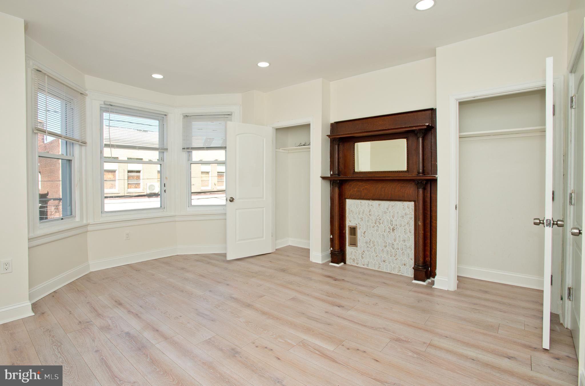 WALNUT HILL - Residential