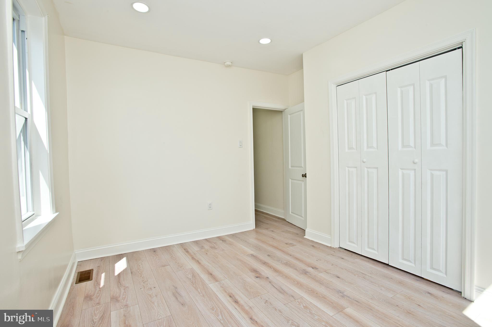 WALNUT HILL - Residential