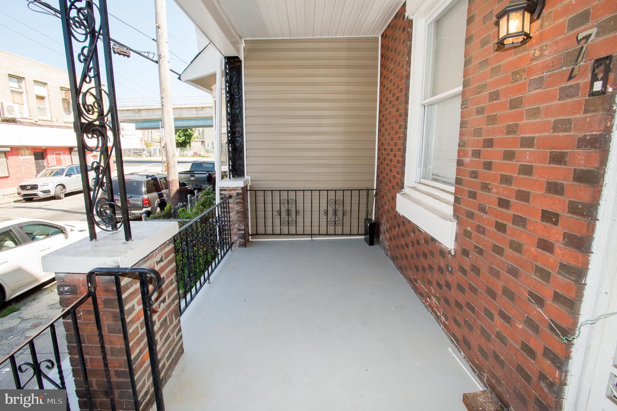 WALNUT HILL - Residential