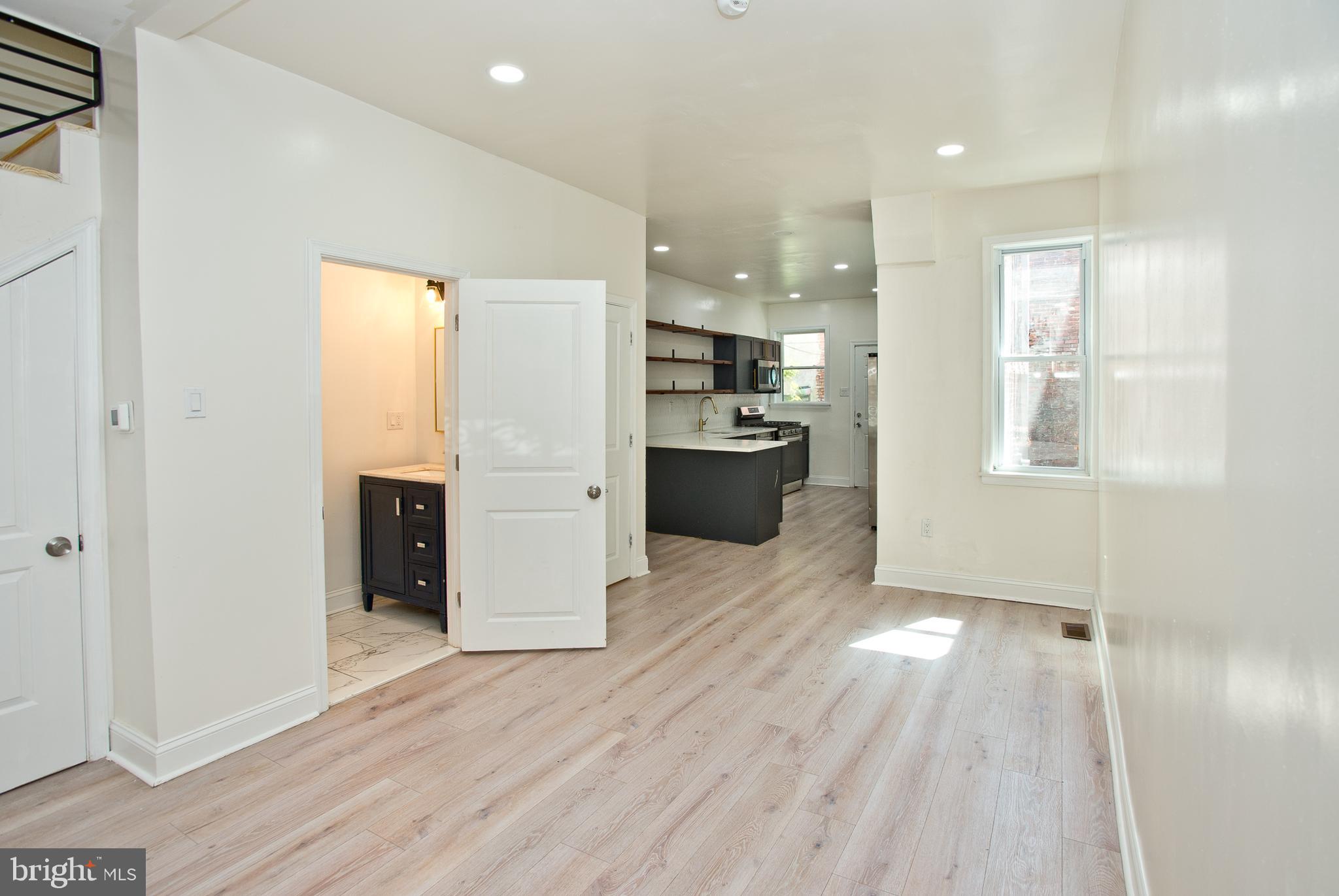 WALNUT HILL - Residential