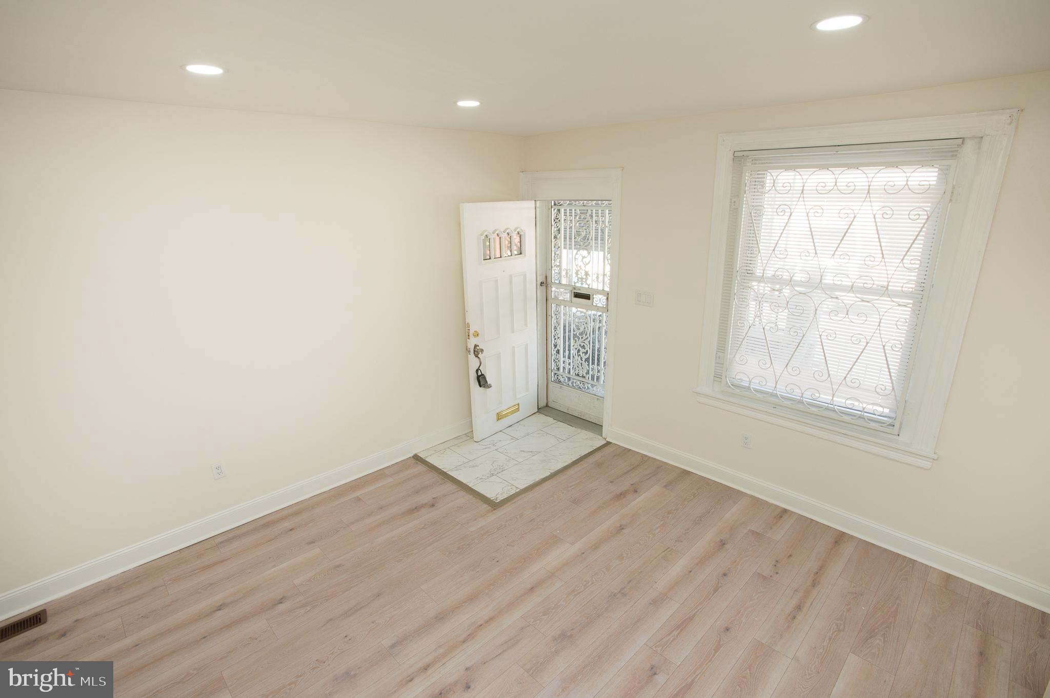 WALNUT HILL - Residential