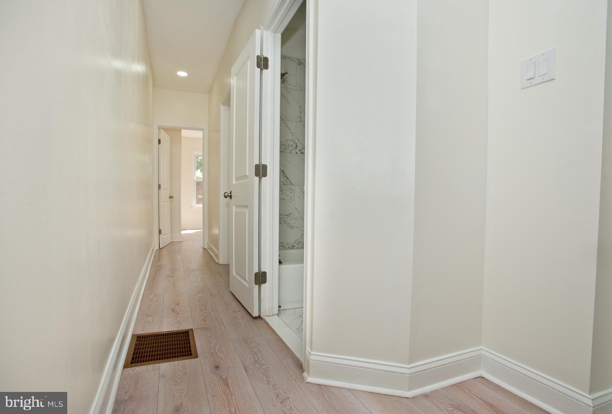 WALNUT HILL - Residential