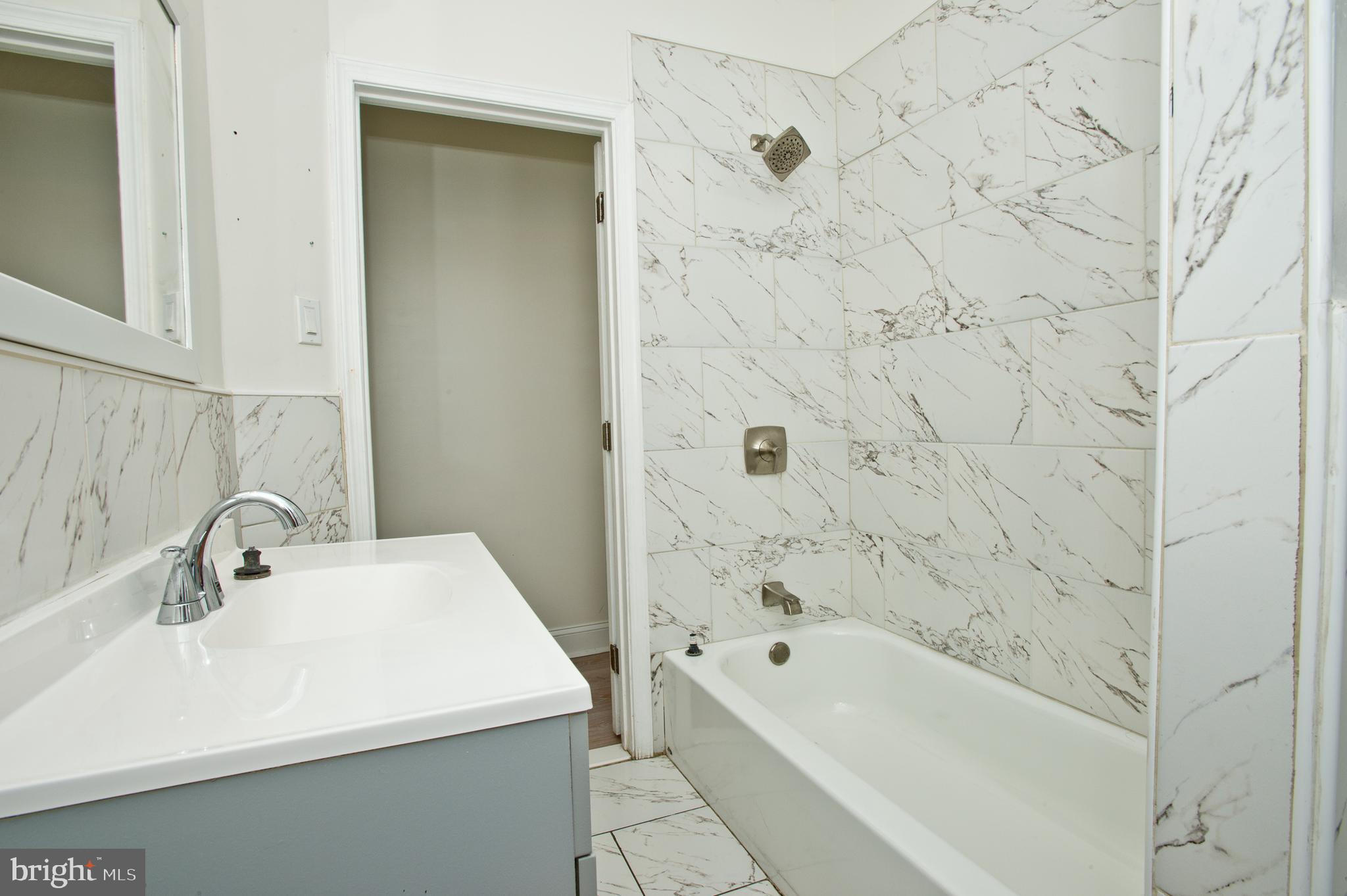 WALNUT HILL - Residential