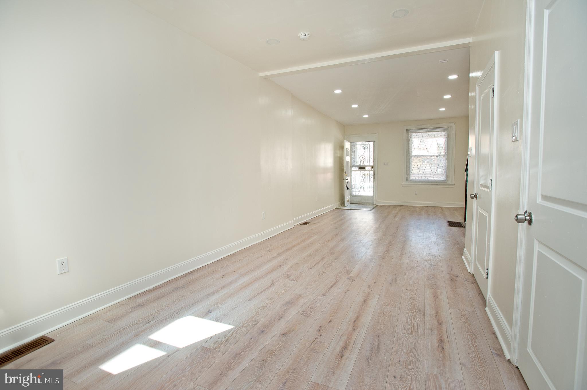 WALNUT HILL - Residential