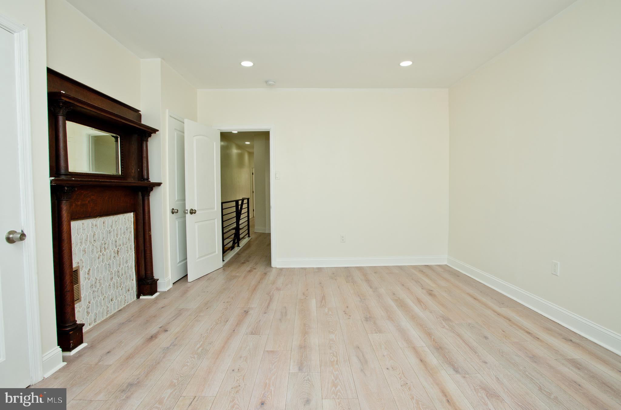 WALNUT HILL - Residential