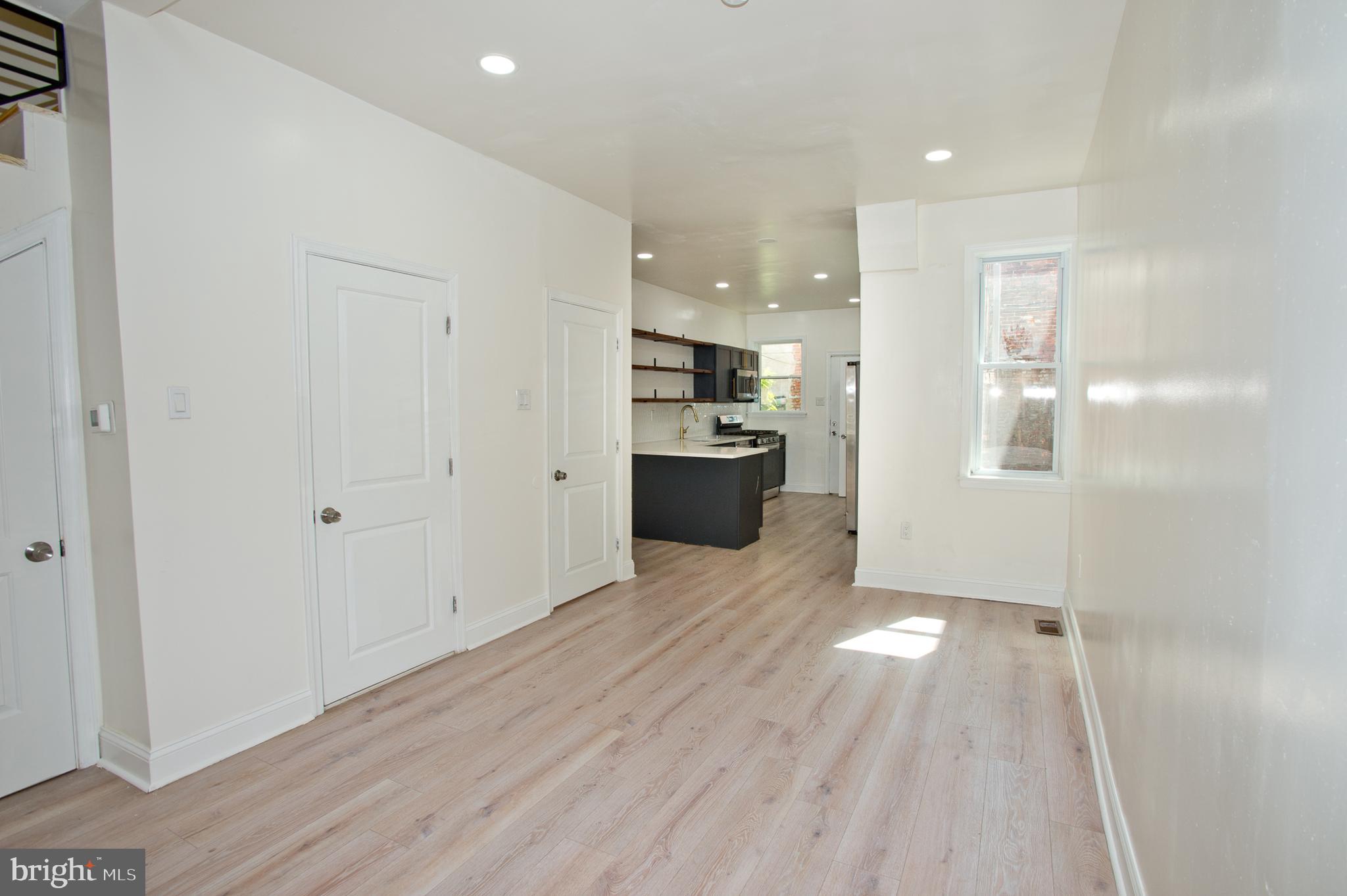 WALNUT HILL - Residential