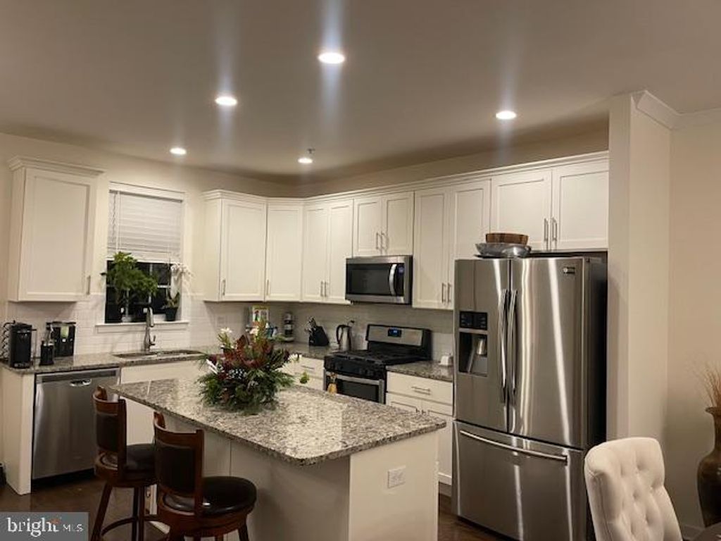 Photo of 8 Manchester Drive, HATBORO, PA 19040 (MLS # PAMC2163368)