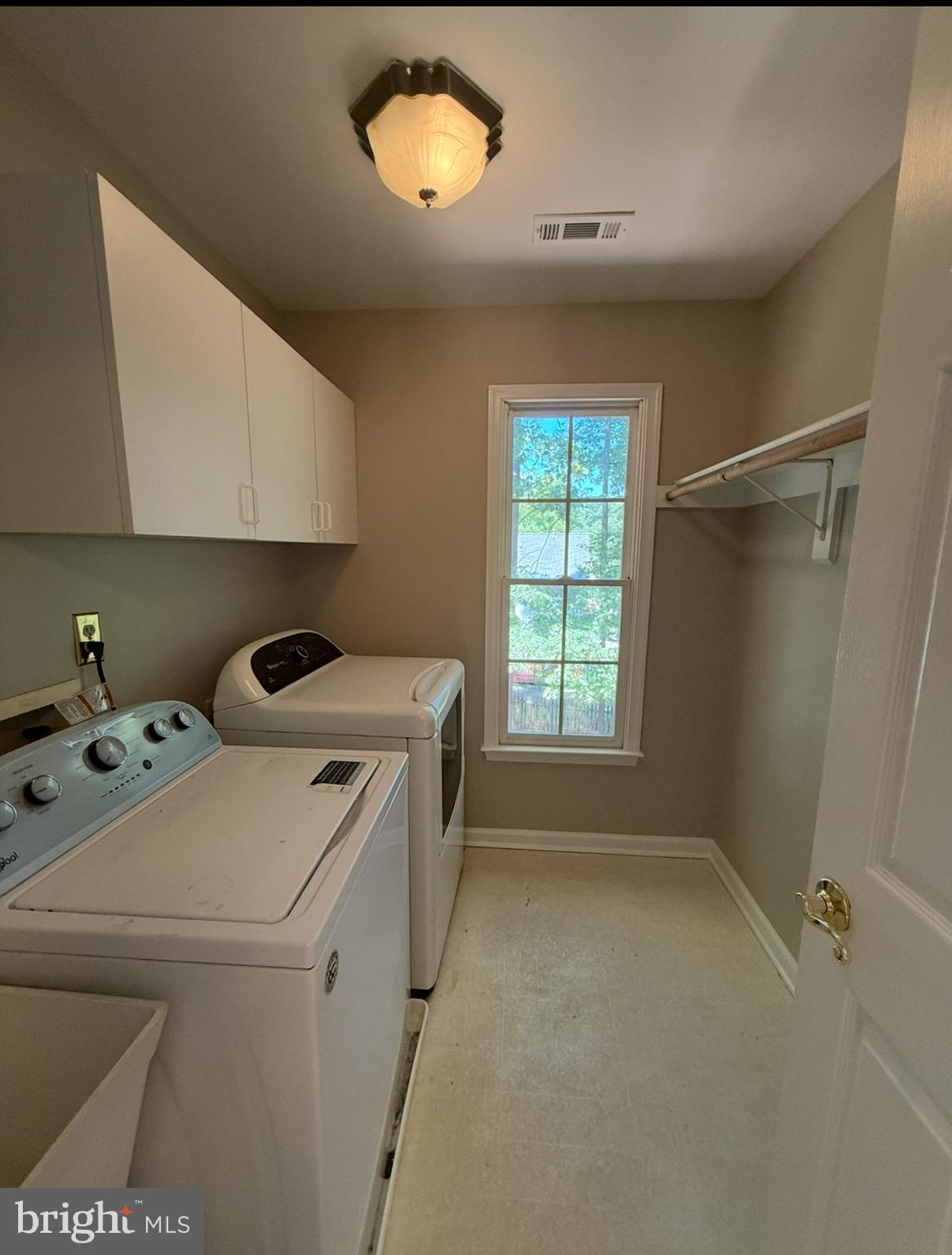 AUGUSTINE NORTH - Residential Lease